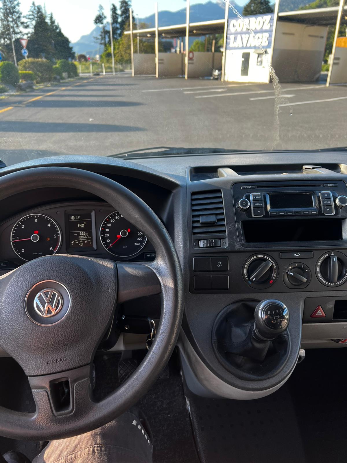 VW T5 2.0 TDI-image-8