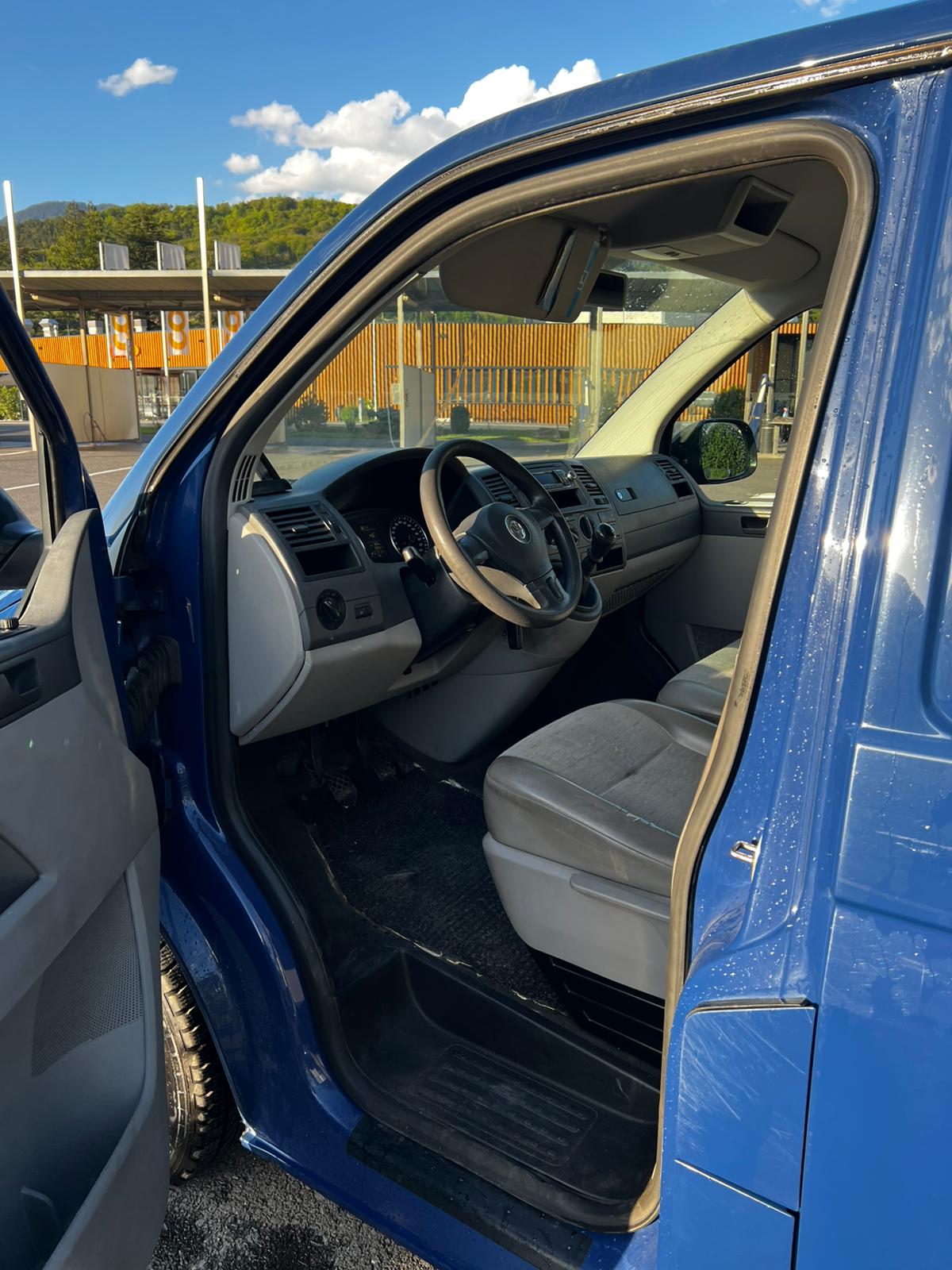 VW T5 2.0 TDI-image-6