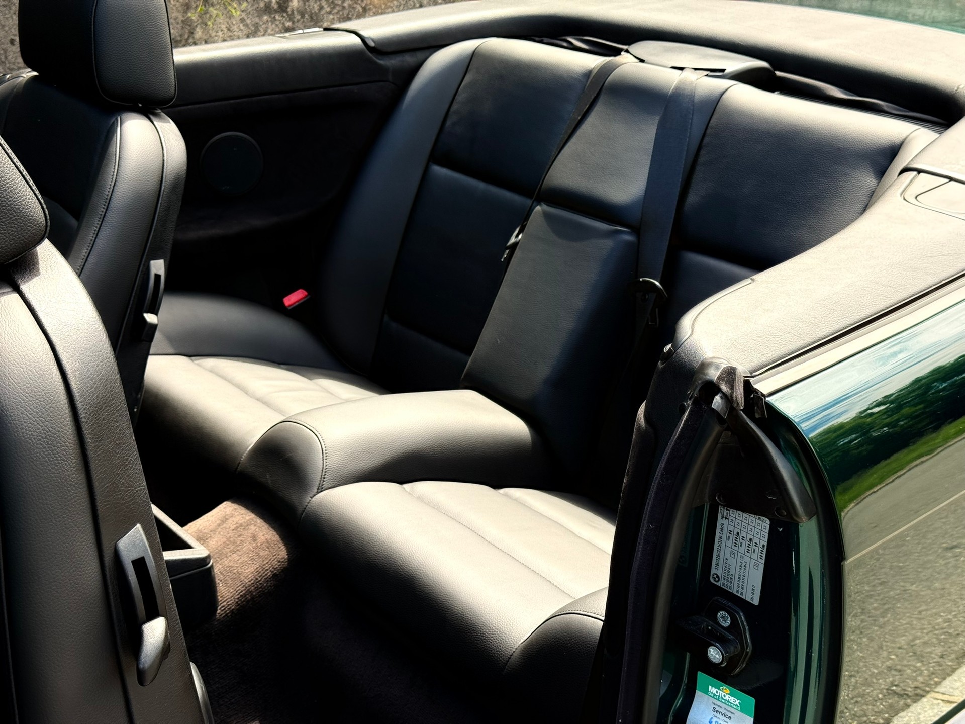 BMW 328i Cabrio-image-12