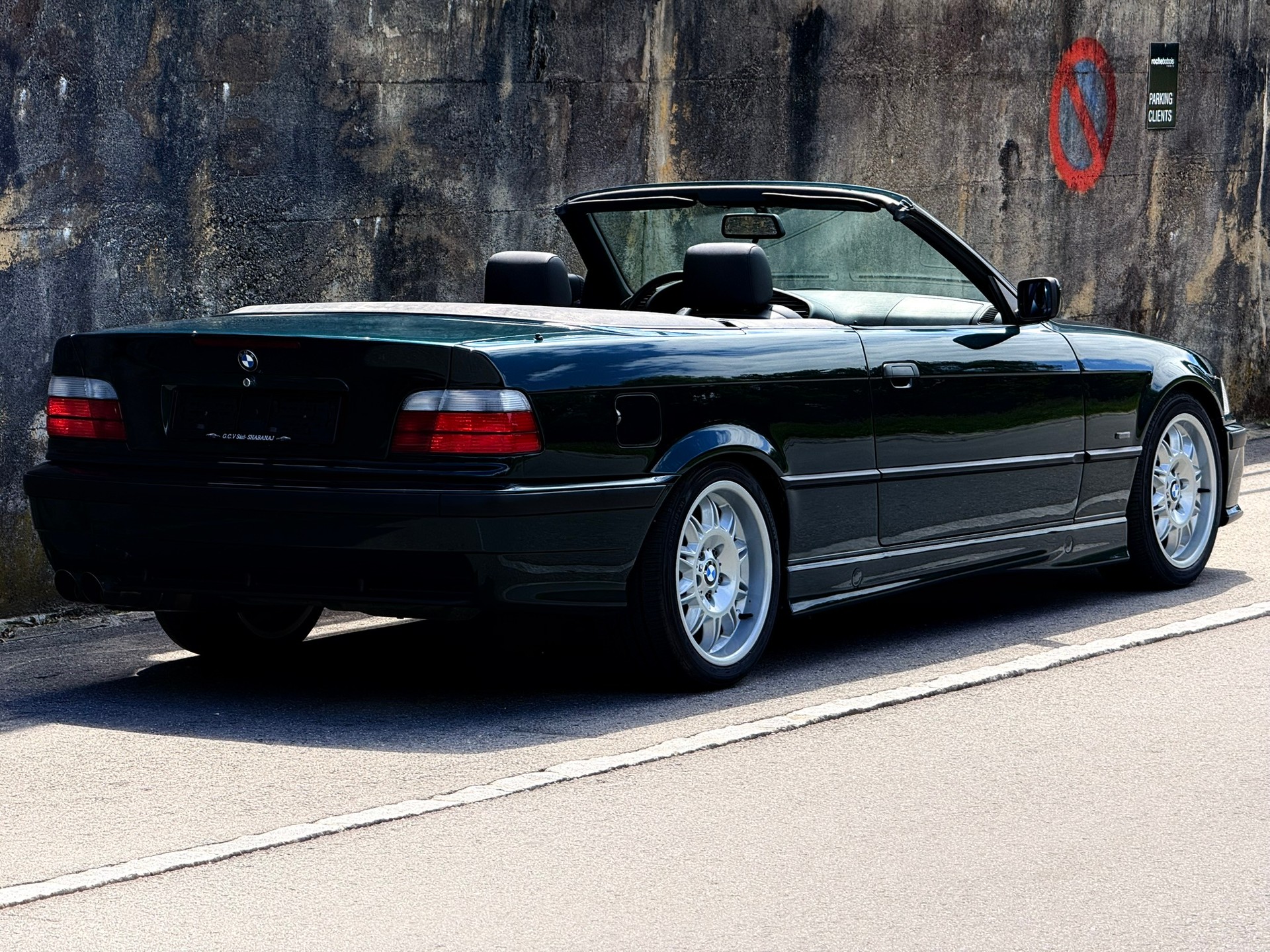 BMW 328i Cabrio-image-6