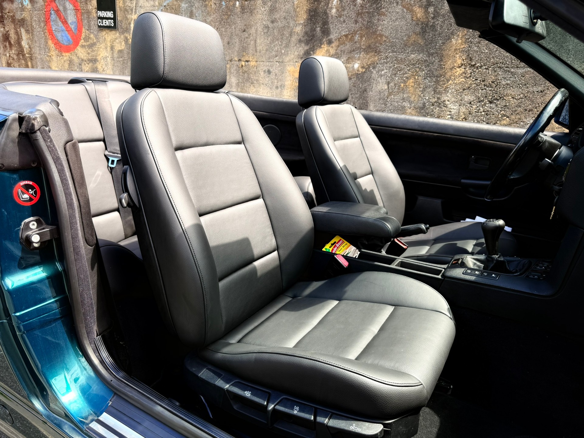 BMW 328i Cabrio-image-14