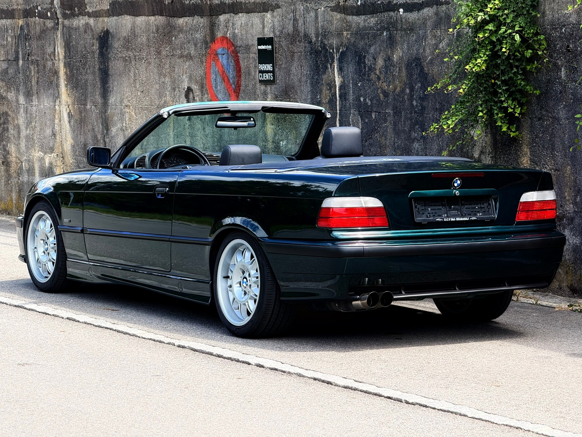 BMW 328i Cabrio-image-4