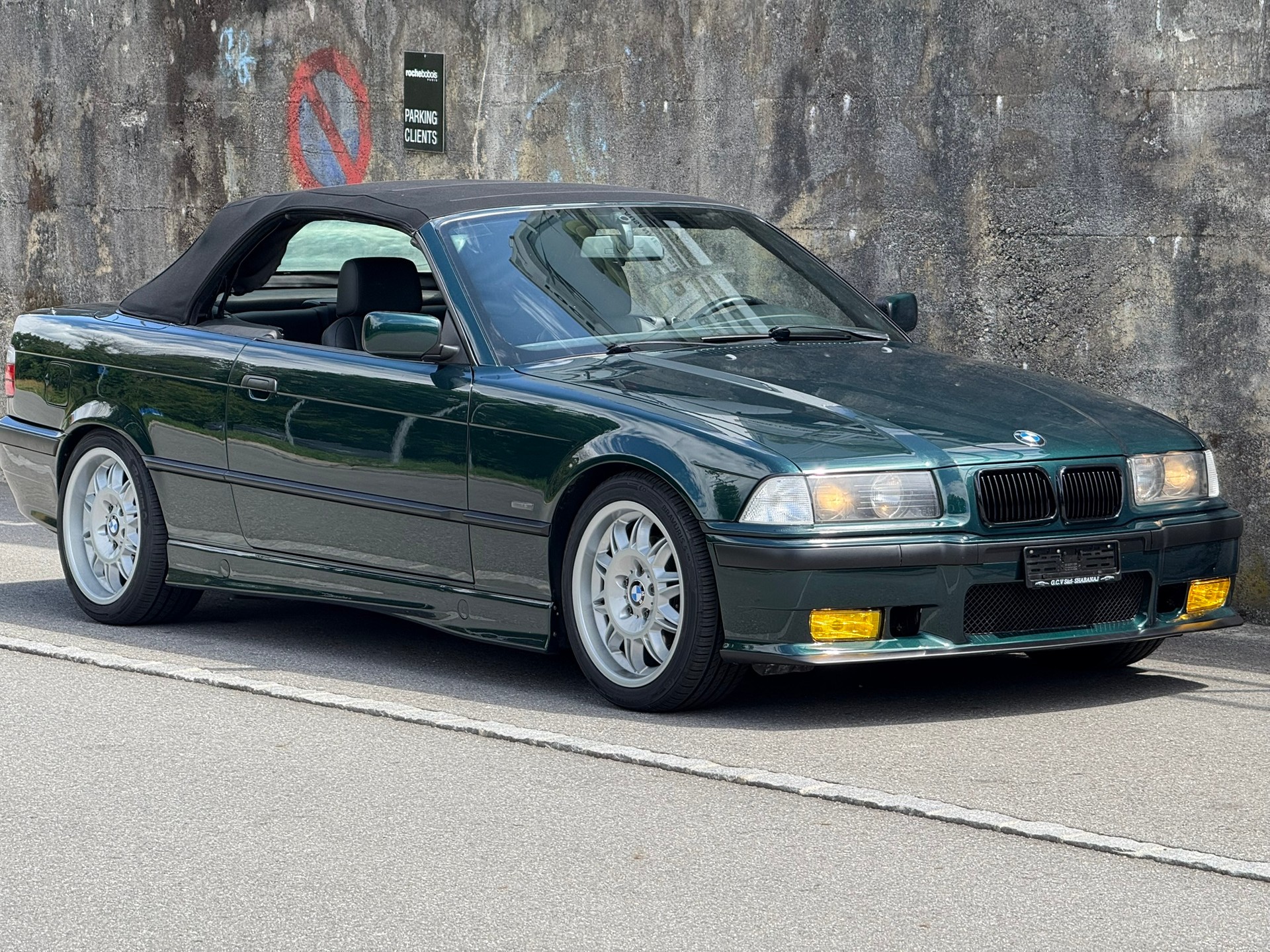 BMW 328i Cabrio-image-15