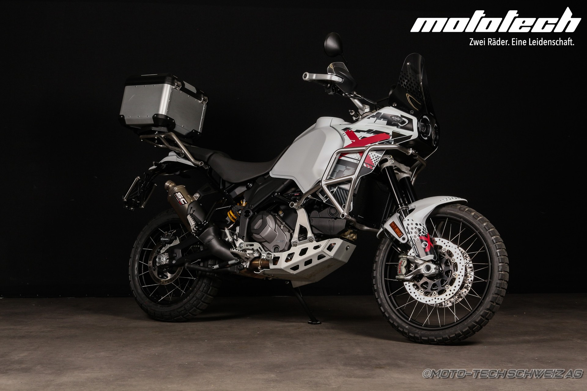 DUCATI Desert X-image-5