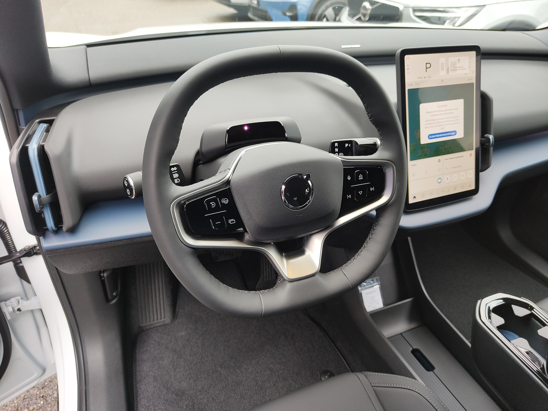 VOLVO EX30 E60 Plus-image-8
