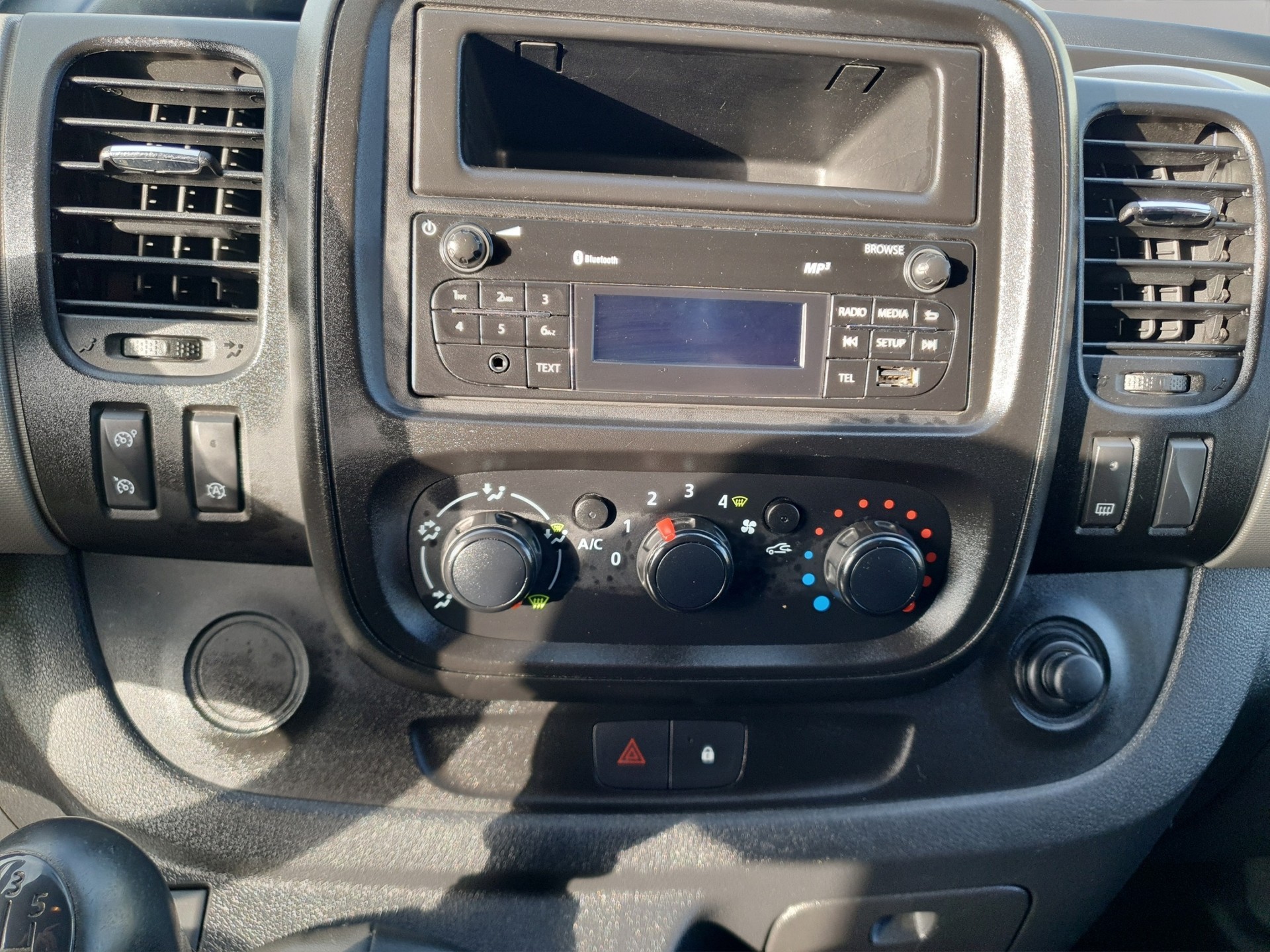 RENAULT Trafic 1.6 ENERGY TwinT. dCi125 2.9t Business L2H1-image-14