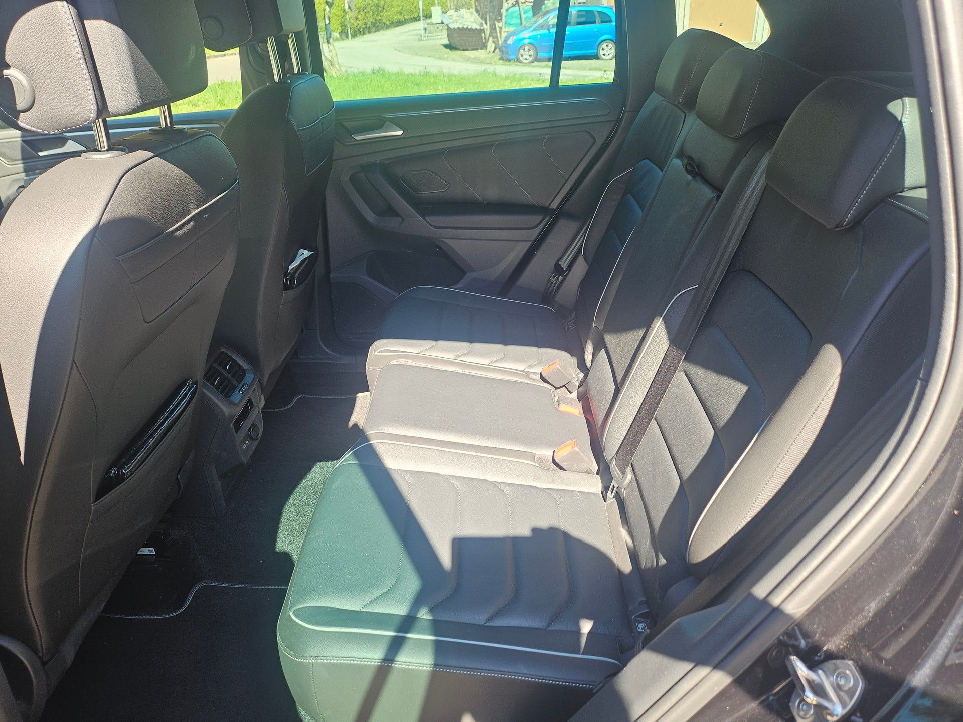 VW Tiguan 2.0TSI R-Line 4Motion DSG-image-5