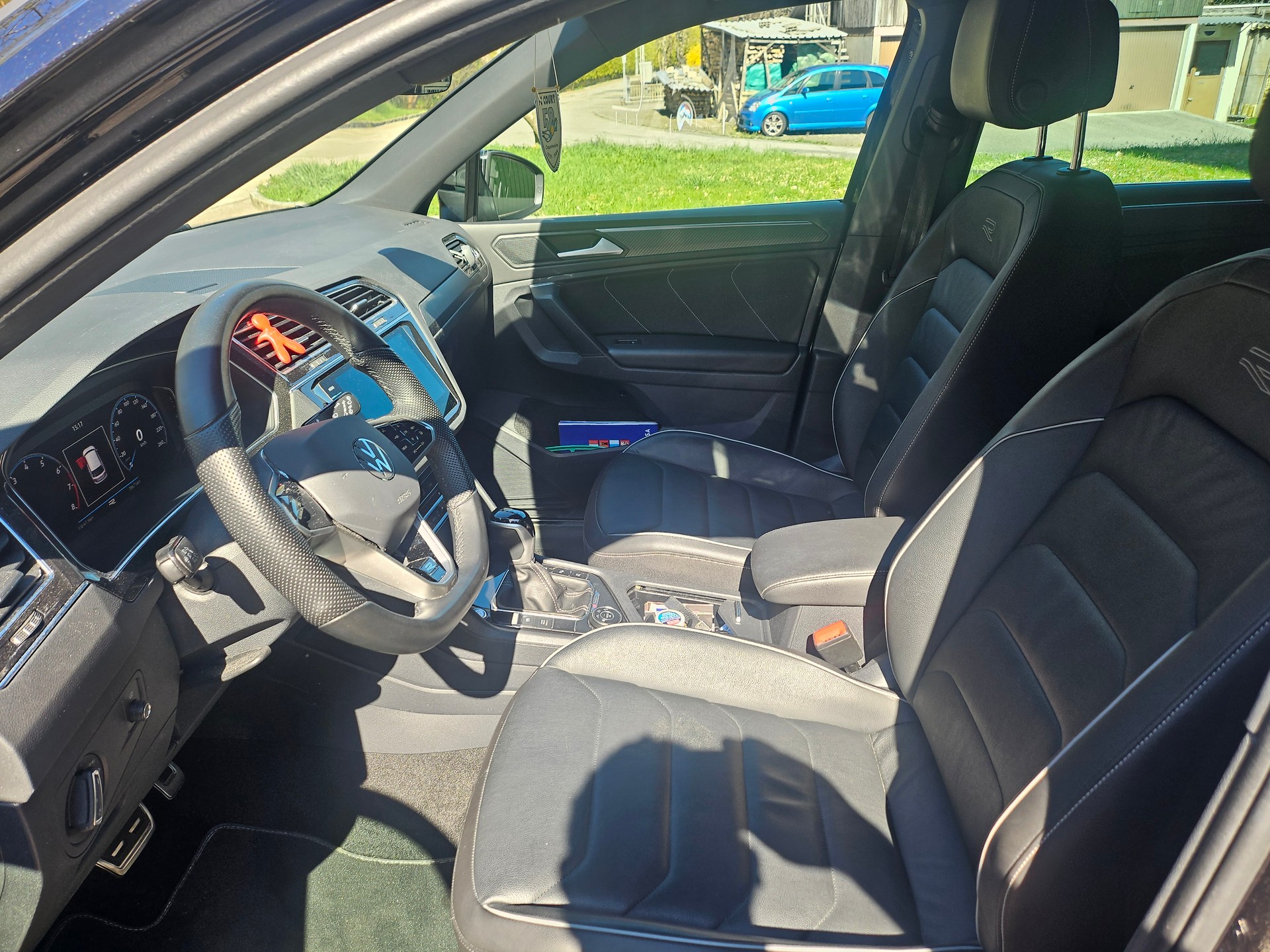 VW Tiguan 2.0TSI R-Line 4Motion DSG-image-4