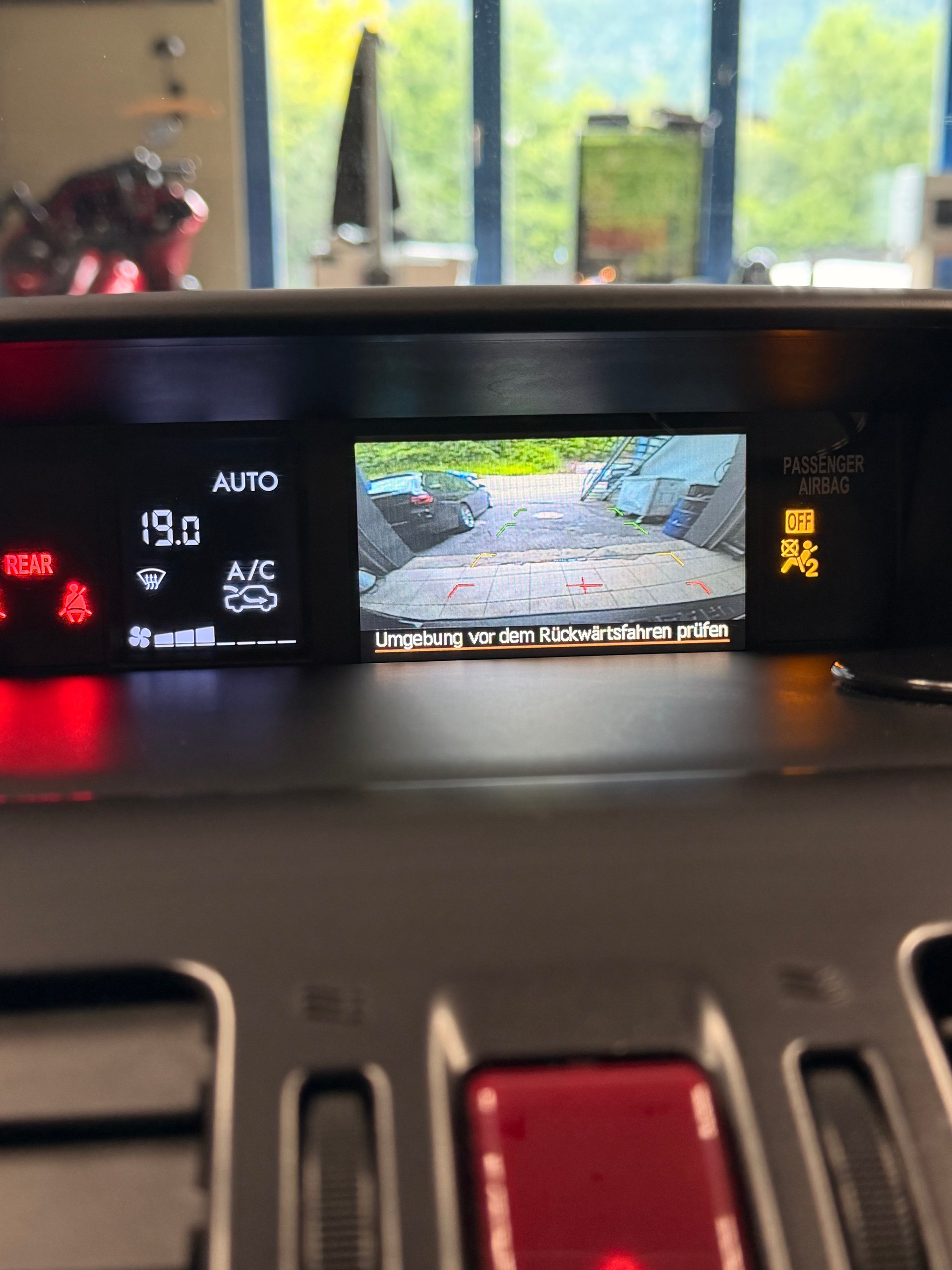 SUBARU XV 2.0 Swiss Two AWD CVT-image-4
