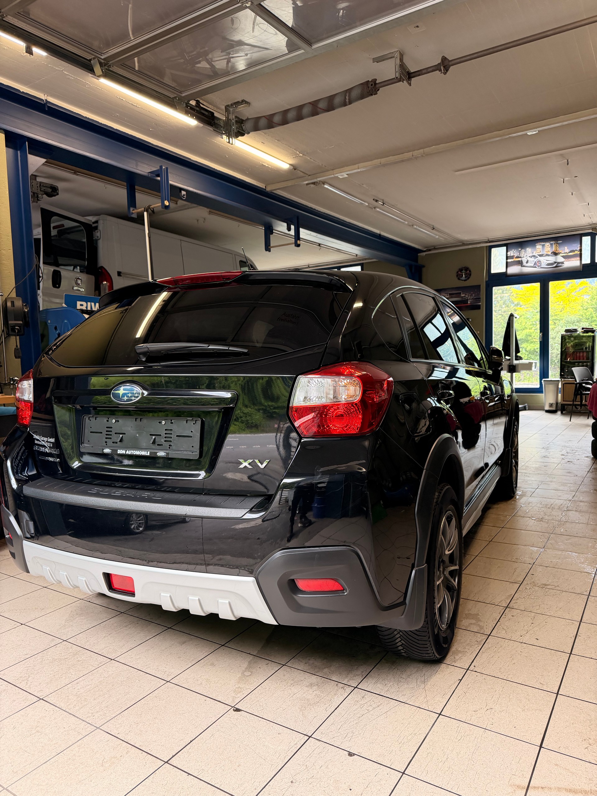 SUBARU XV 2.0 Swiss Two AWD CVT-image-3