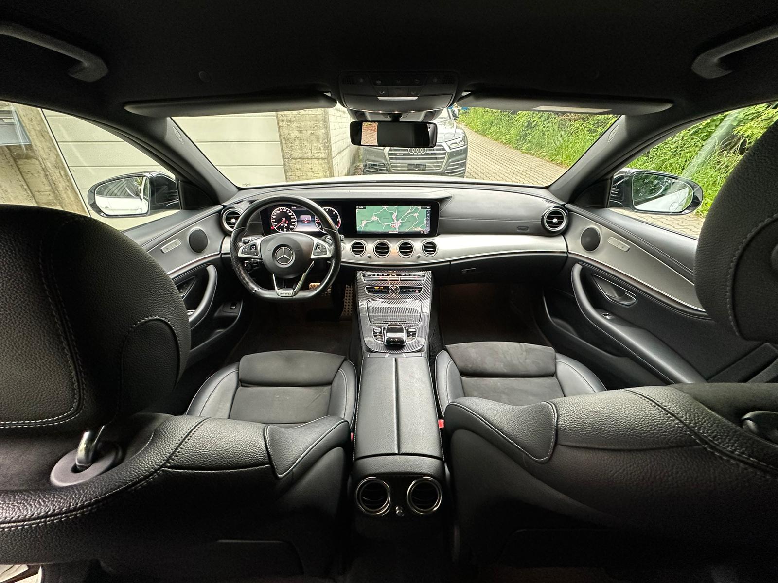 MERCEDES-BENZ E 220 d AMG Line 9G-Tronic-image-17