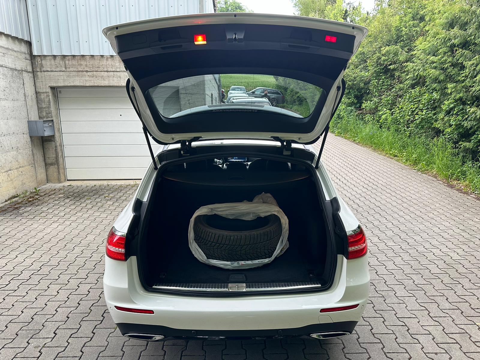 MERCEDES-BENZ E 220 d AMG Line 9G-Tronic-image-12