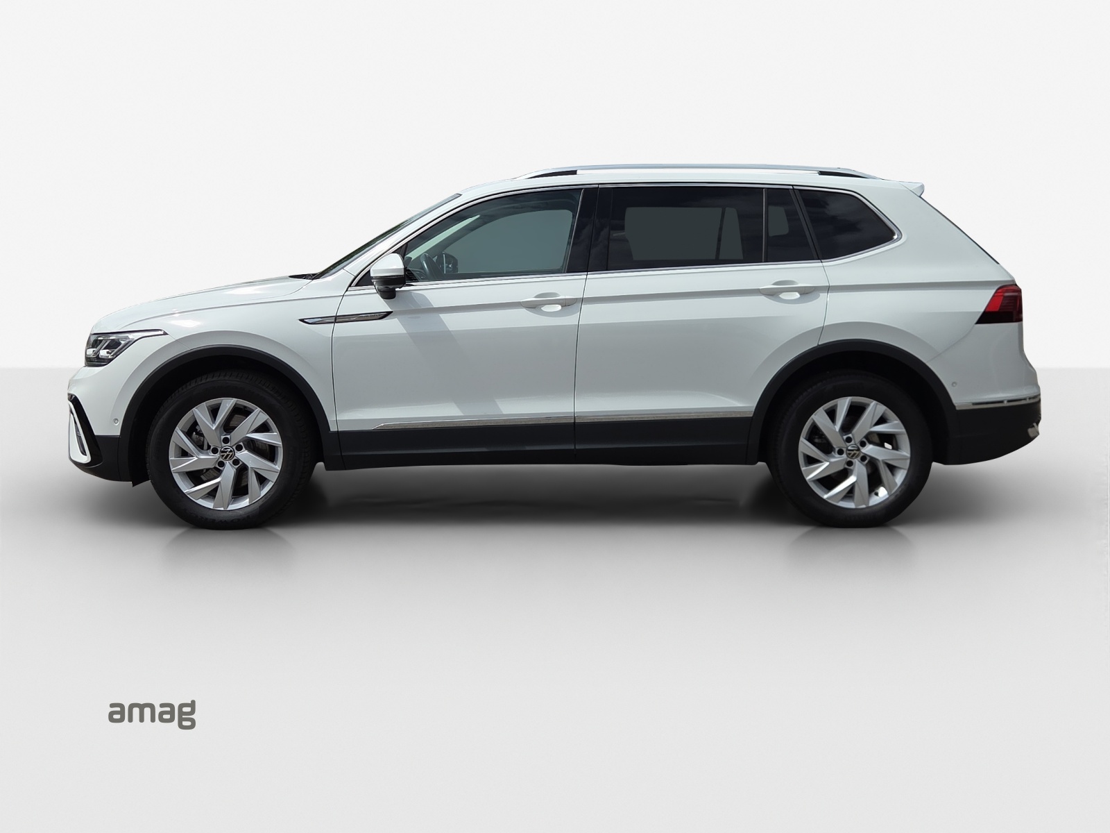VW Tiguan Allspace 2.0TSI Elegance 4Motion DSG-image-1