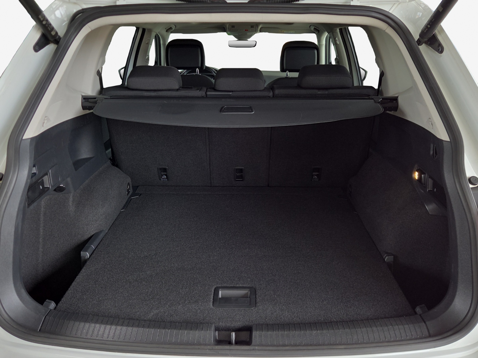 VW Tiguan Allspace 2.0TSI Elegance 4Motion DSG-image-12