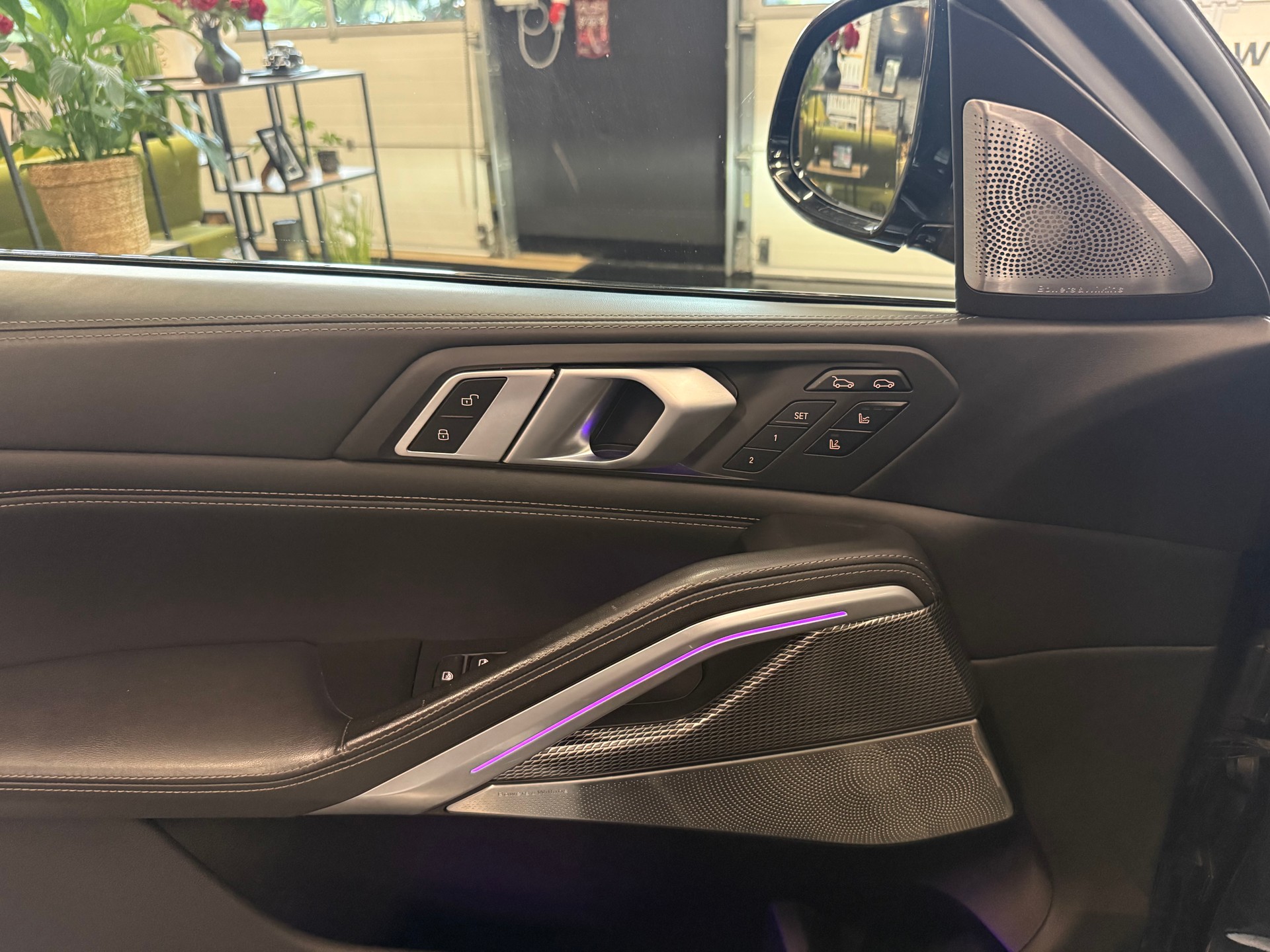 BMW X6 M50i Steptronic-image-18