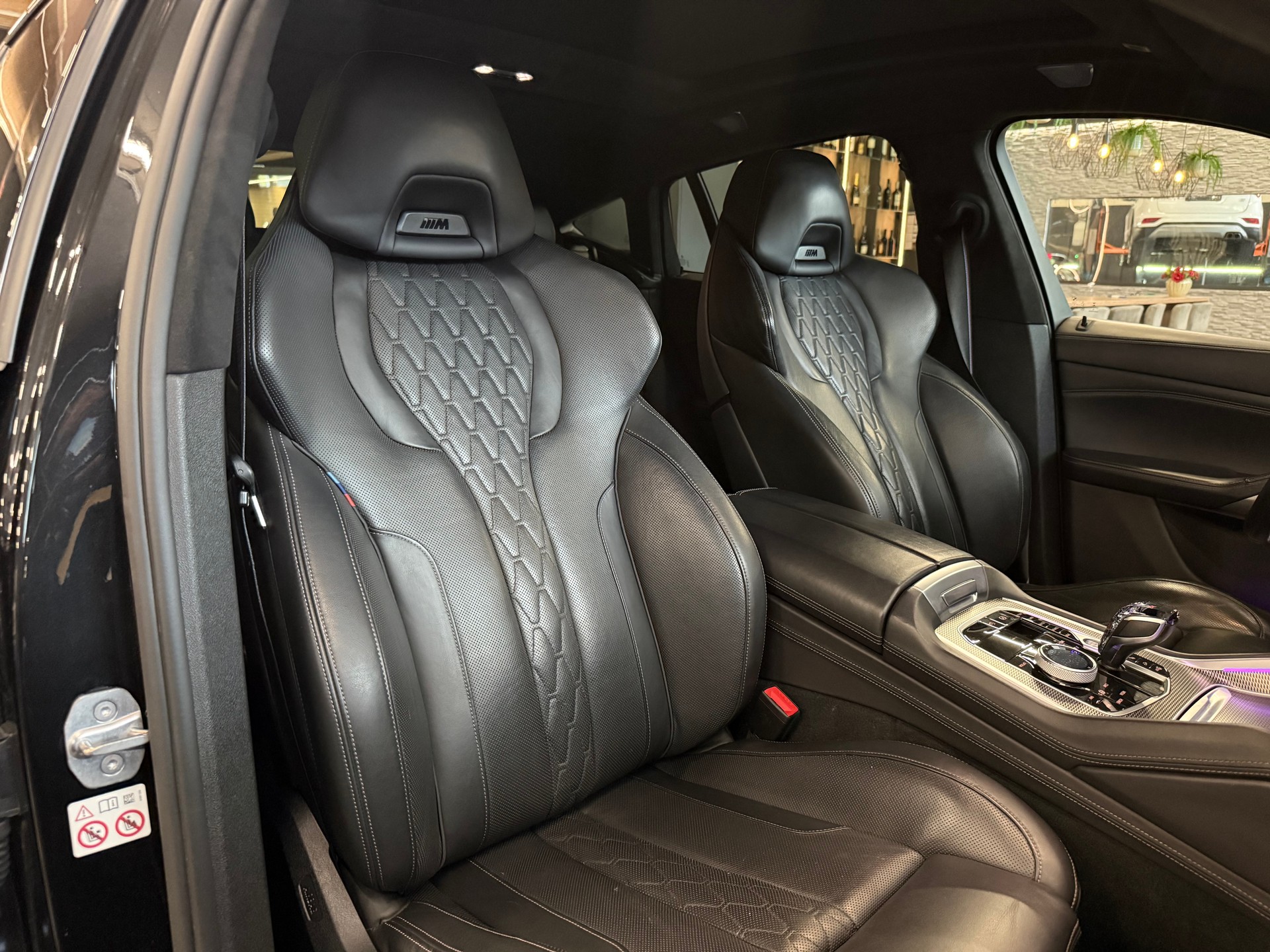 BMW X6 M50i Steptronic-image-15