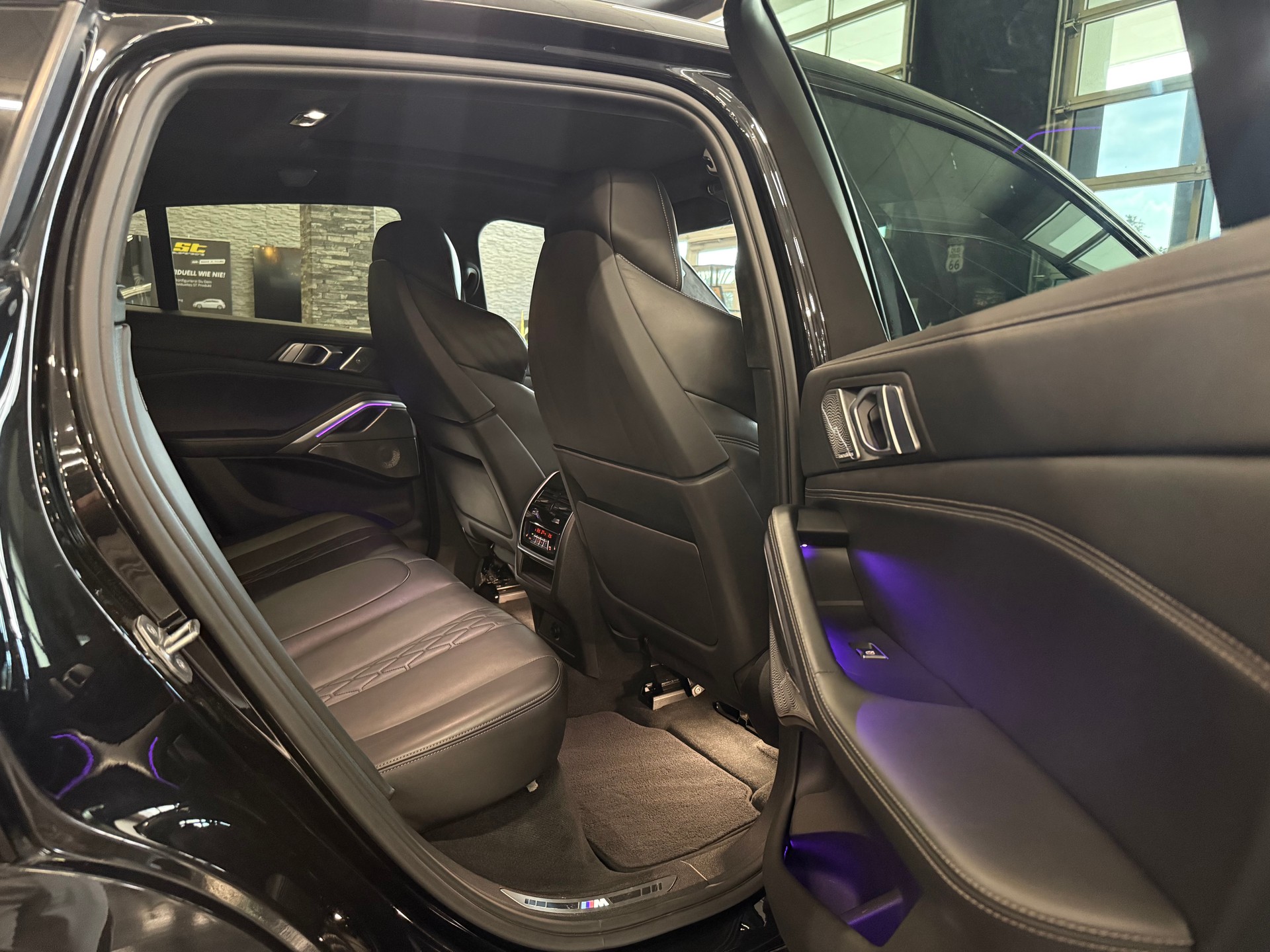 BMW X6 M50i Steptronic-image-13