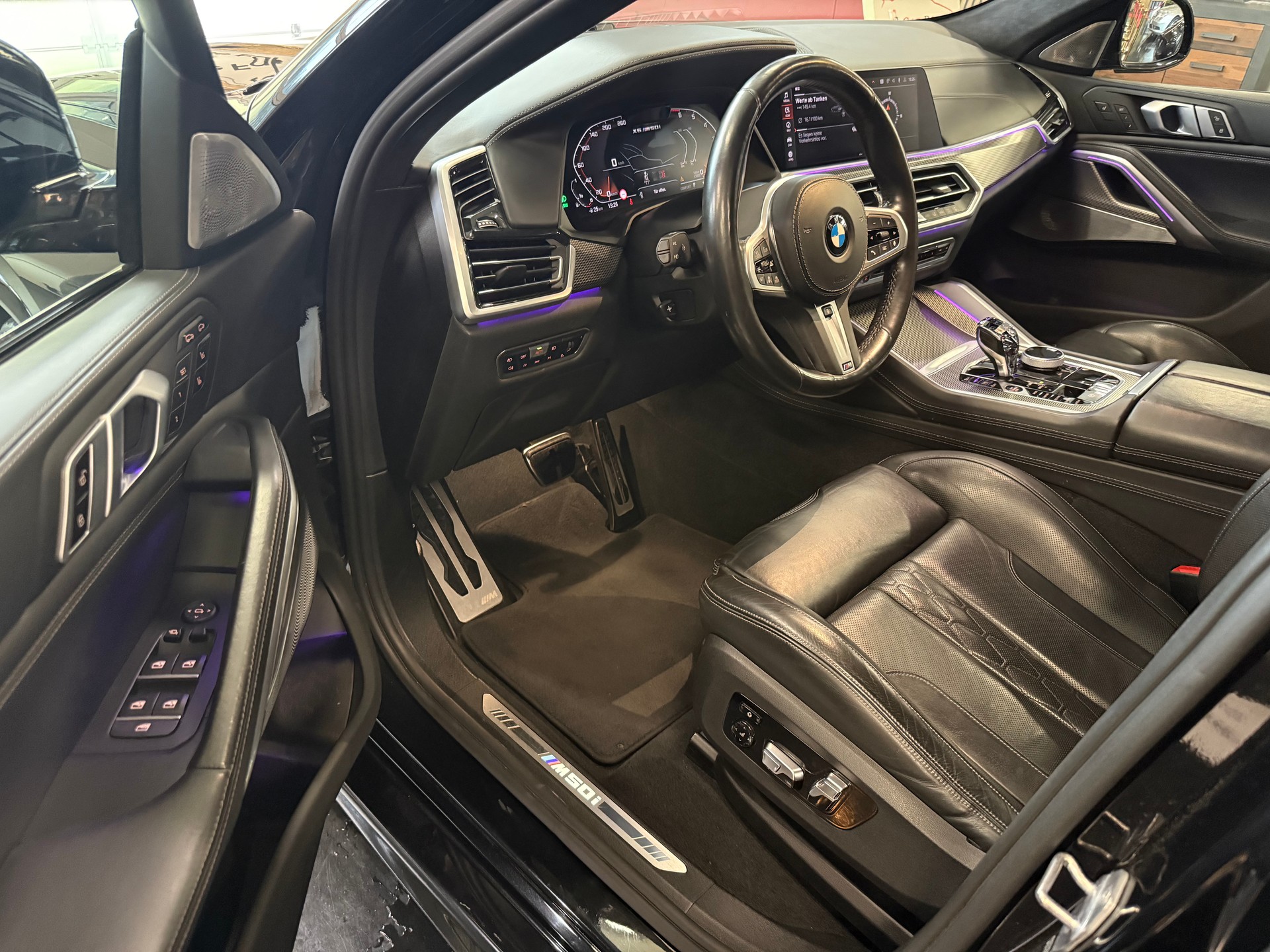 BMW X6 M50i Steptronic-image-8