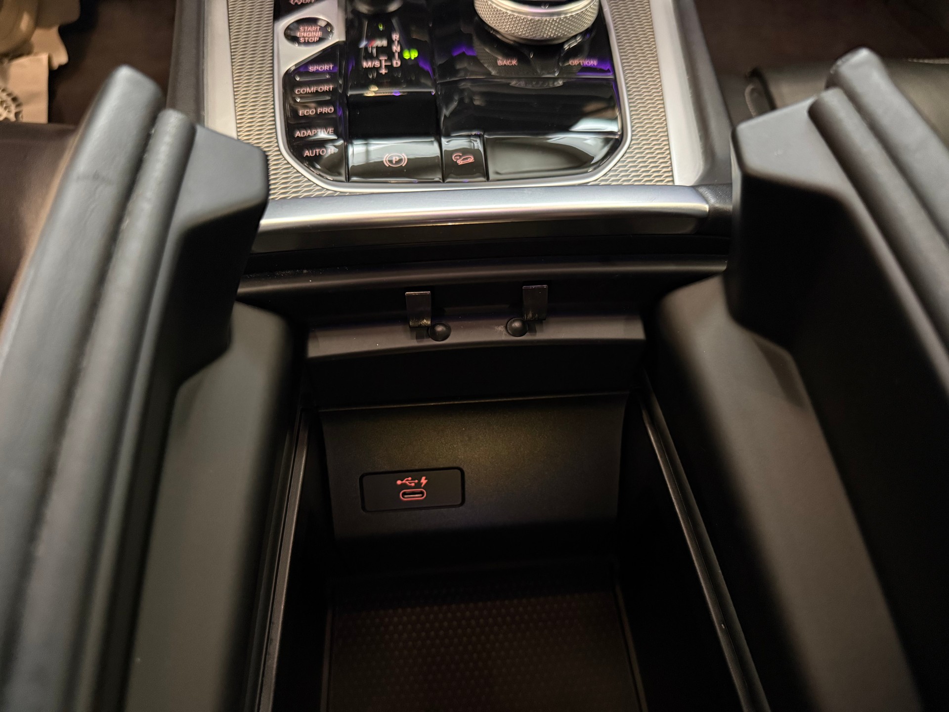 BMW X6 M50i Steptronic-image-24