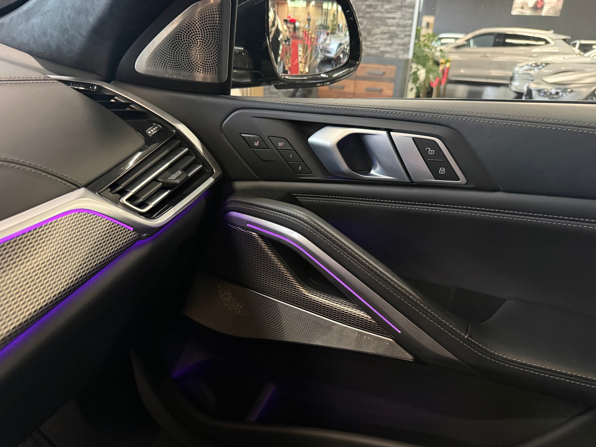 BMW X6 M50i Steptronic-image-23