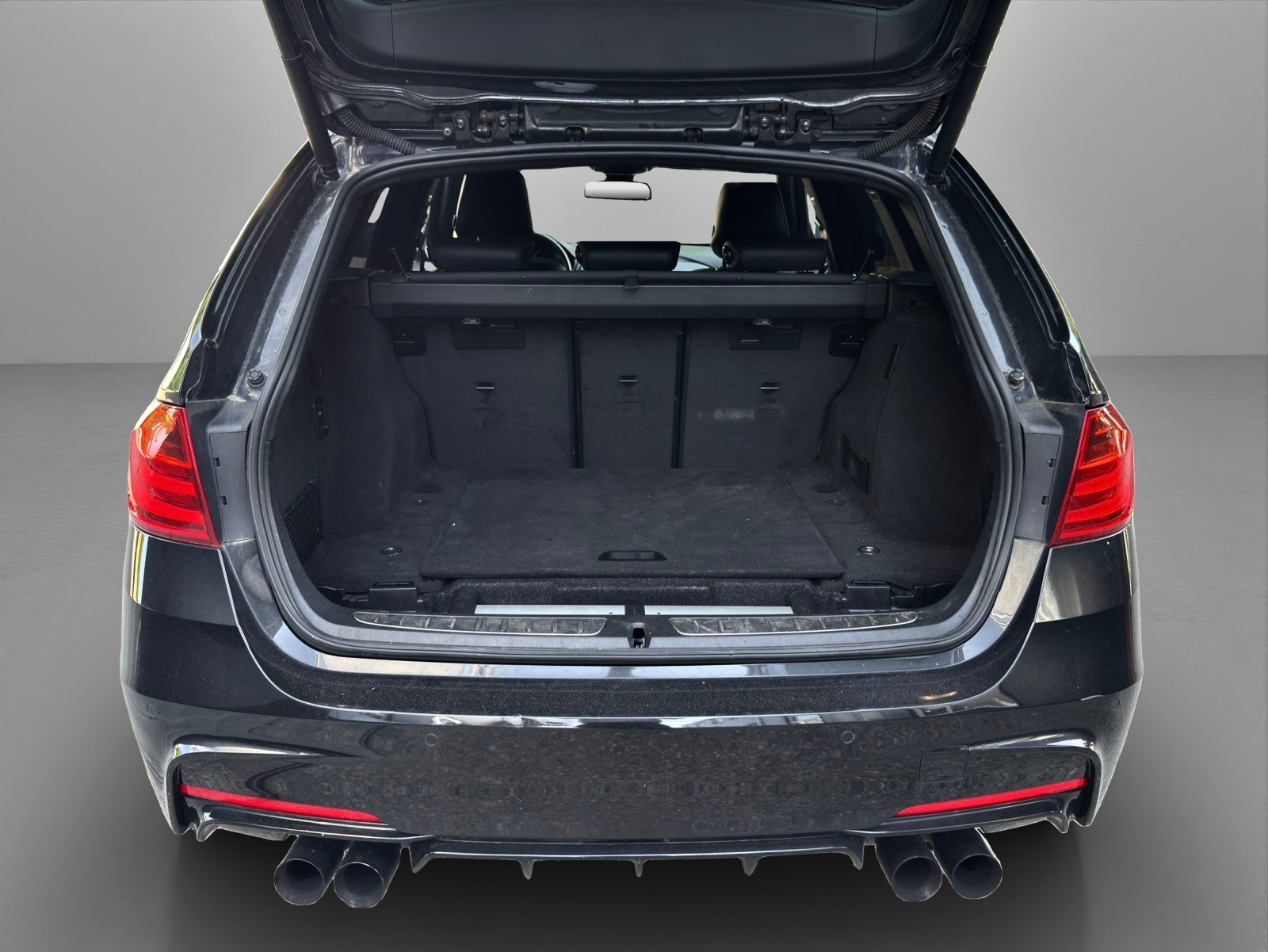 BMW 335i xDrive Touring Steptronic-image-11