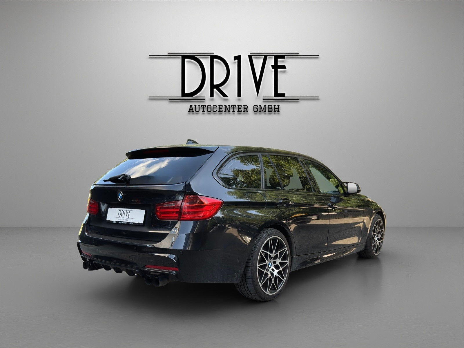 BMW 335i xDrive Touring Steptronic-image-4
