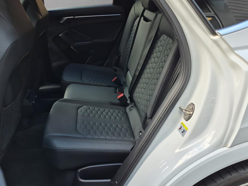 AUDI RS Q3 Sportback quattro S tronic-image-6