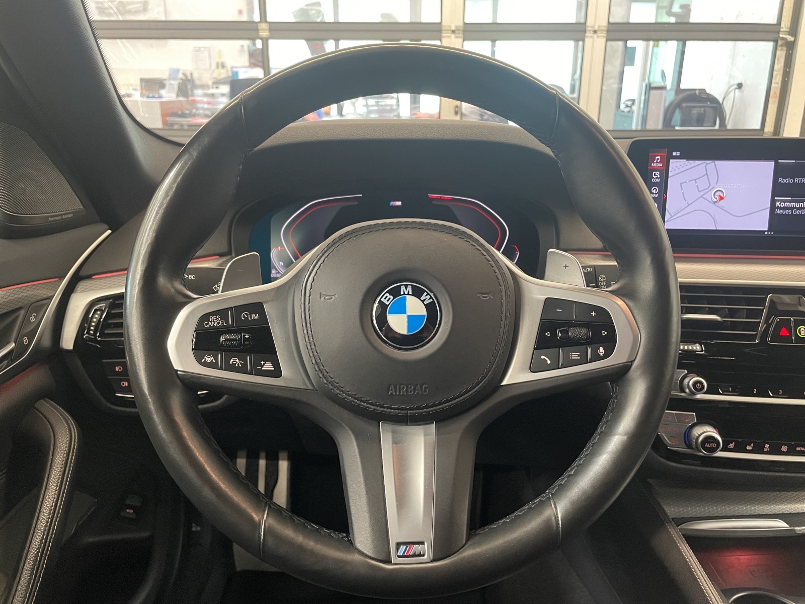 BMW 530d M SPORTPAKET-image-10