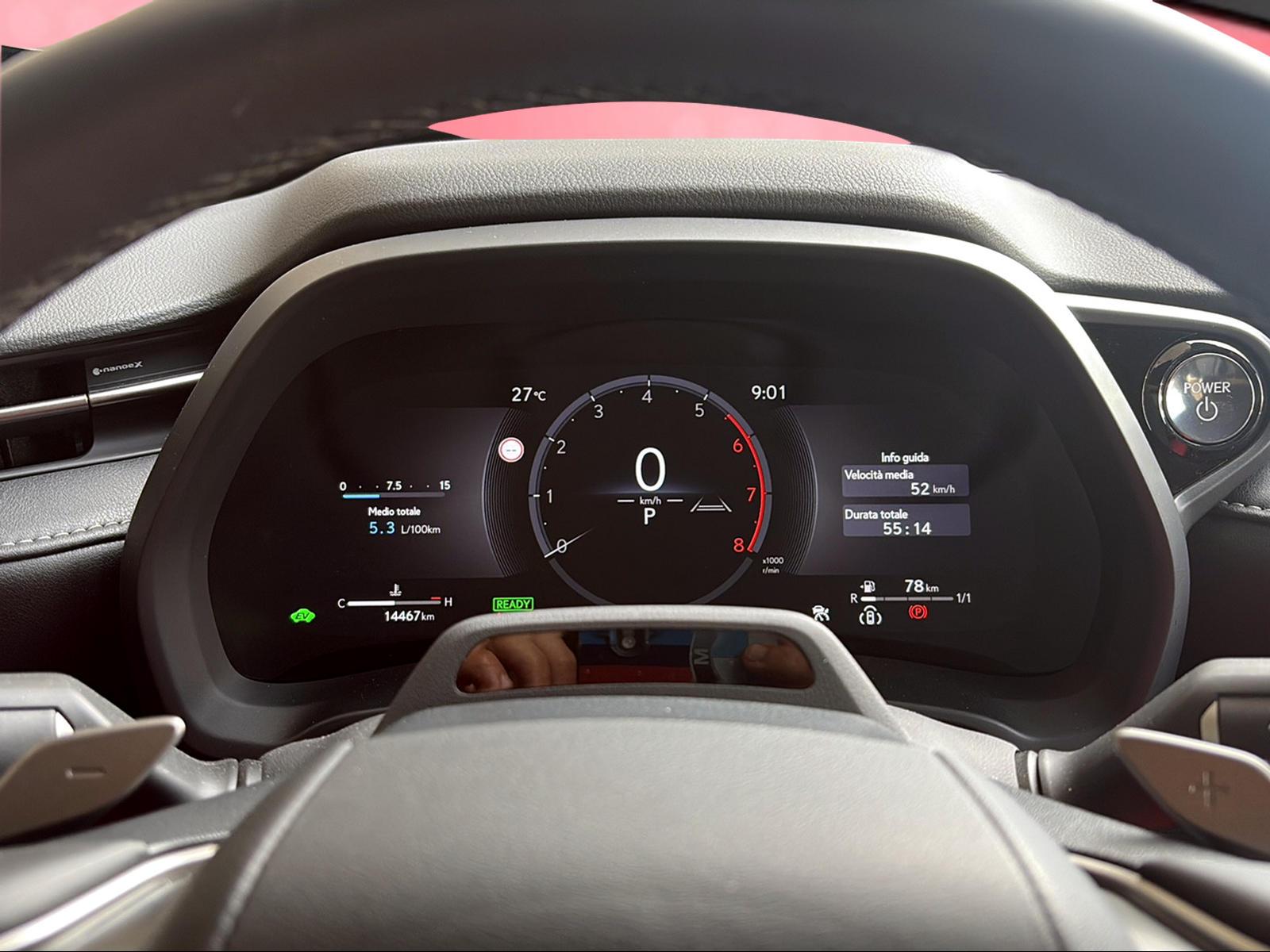 LEXUS LBX 1.5 Hybrid Relax AWD-image-5