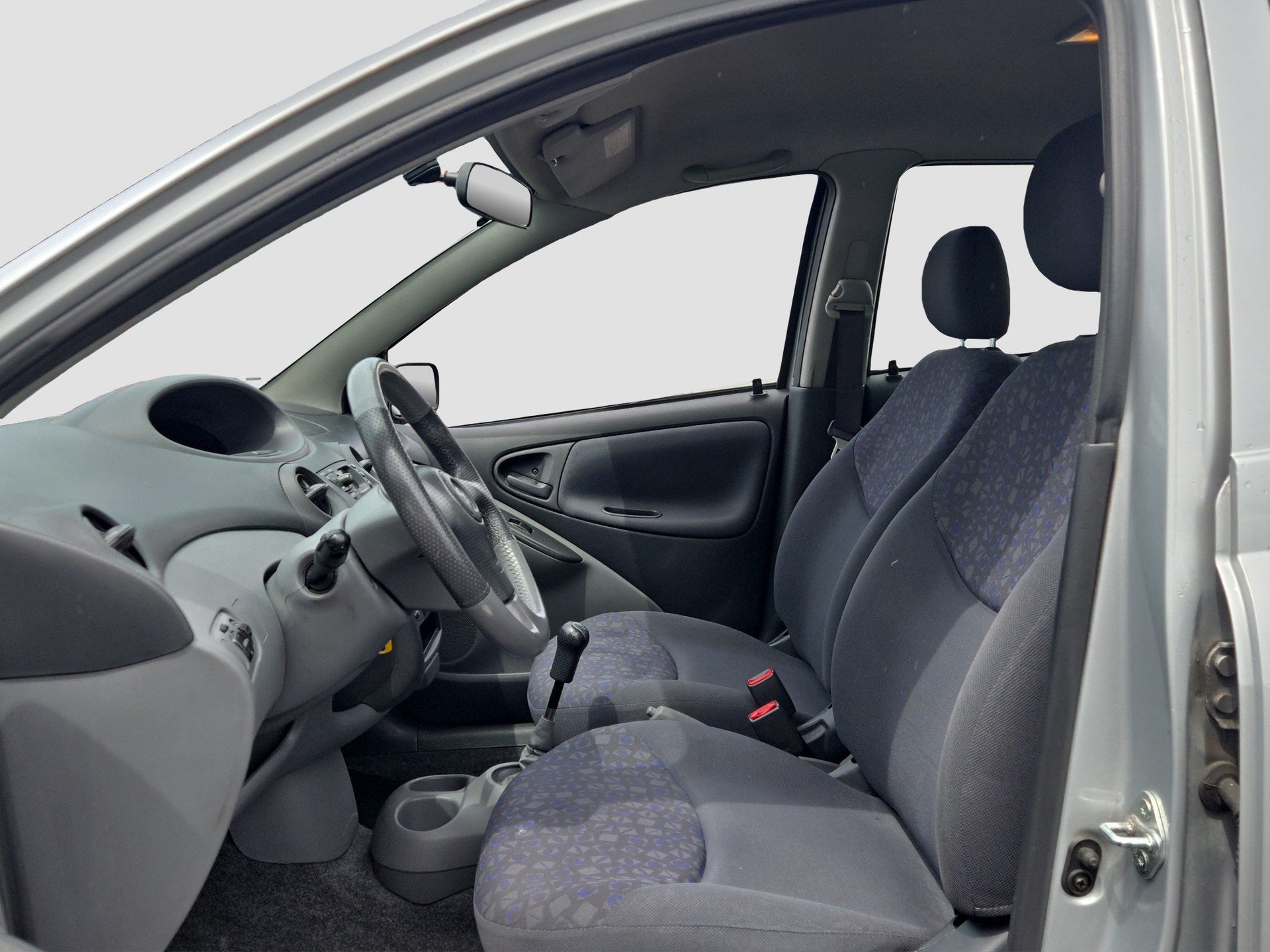 TOYOTA Yaris 1.3 Linea Sol-image-11