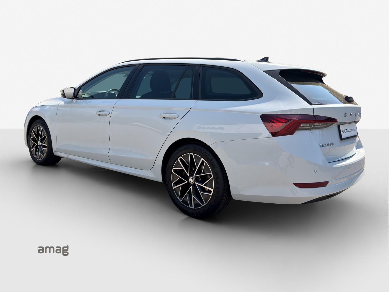 SKODA Octavia Combi 2.0 TSI Style DSG 4x4-image-2