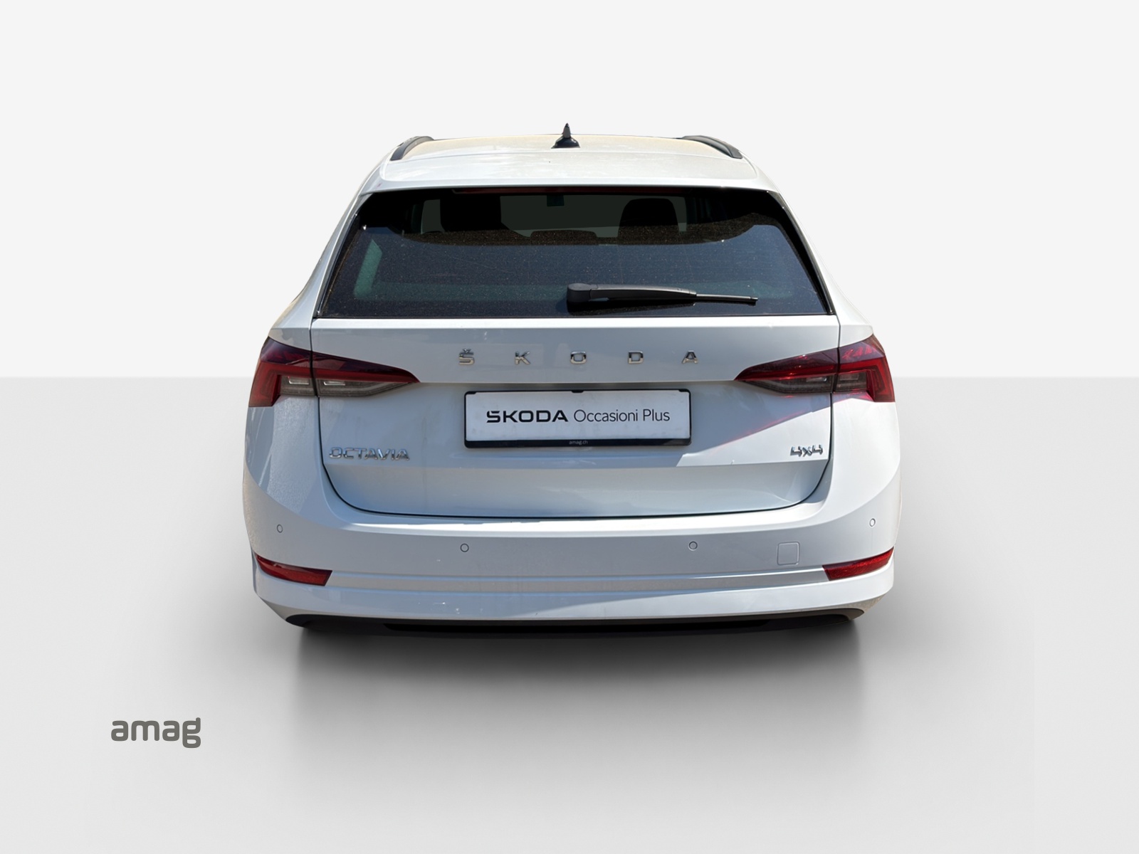 SKODA Octavia Combi 2.0 TSI Style DSG 4x4-image-3