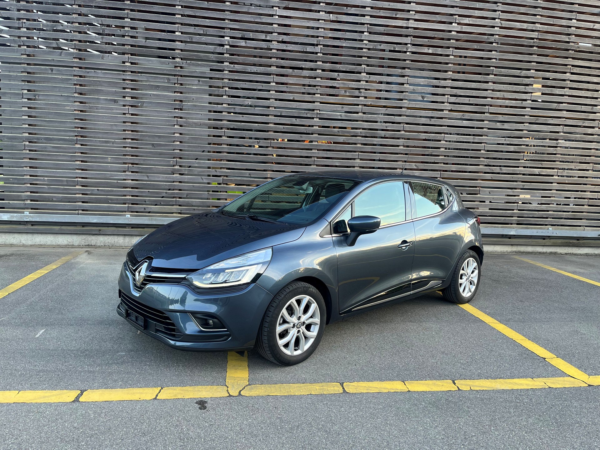 RENAULT Clio 1.2 16V T Intens EDC