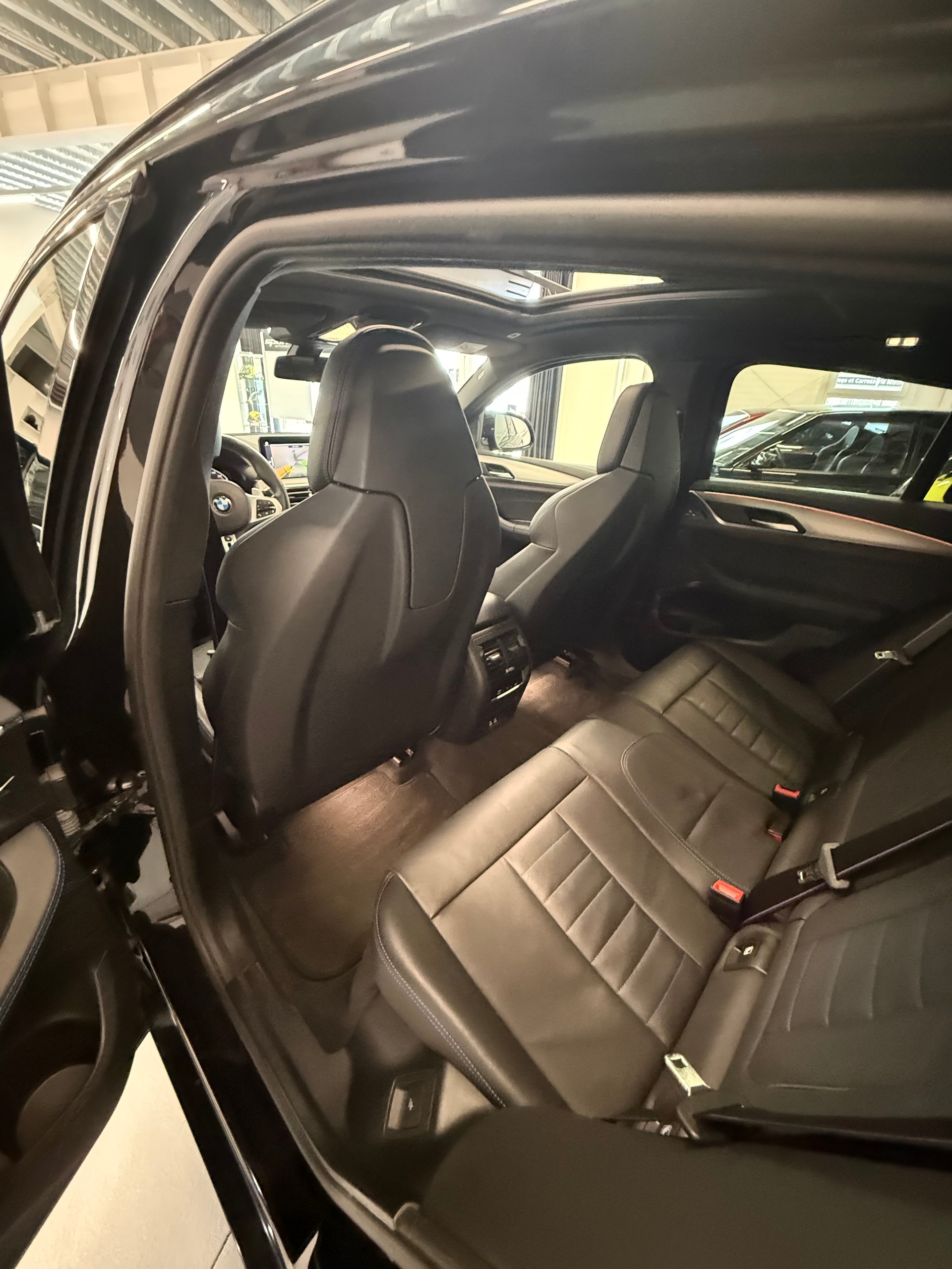 BMW X4 xDrive 48V M40d Steptronic-image-15