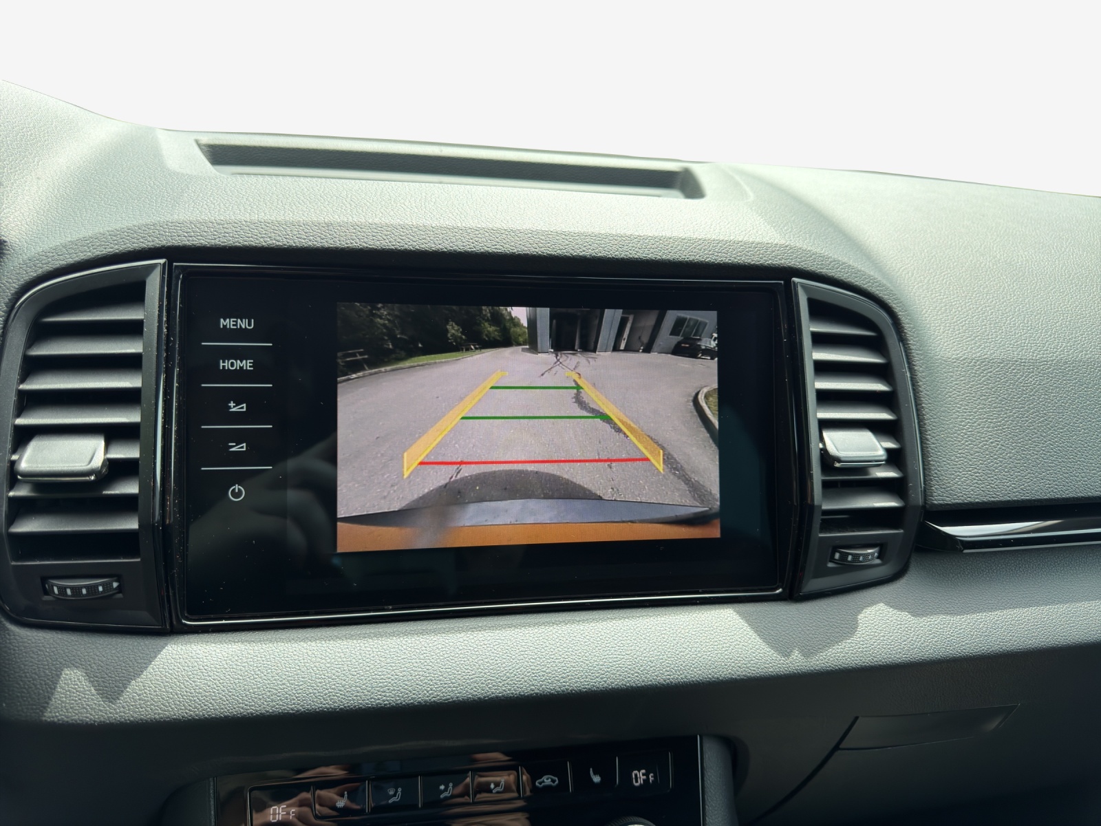 SKODA Karoq 2.0 TSI SportLine 4x4 DSG-image-13