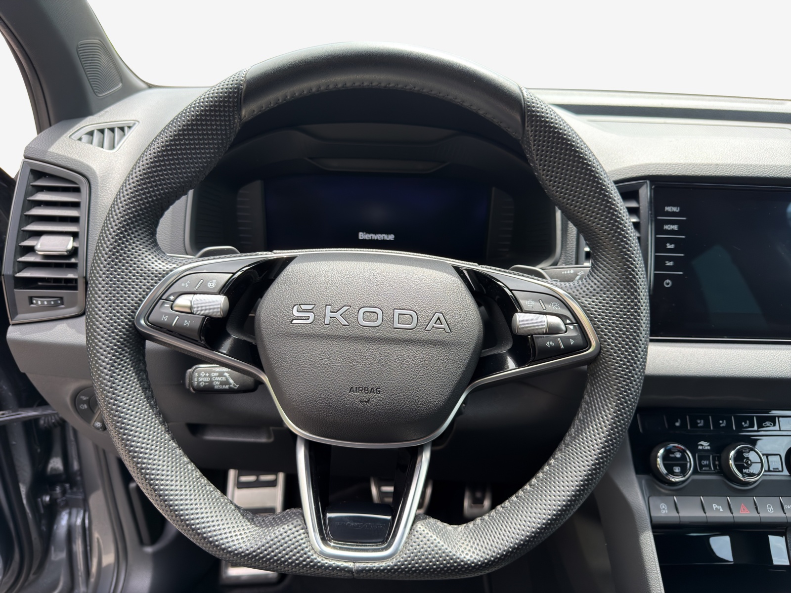 SKODA Karoq 2.0 TSI SportLine 4x4 DSG-image-9