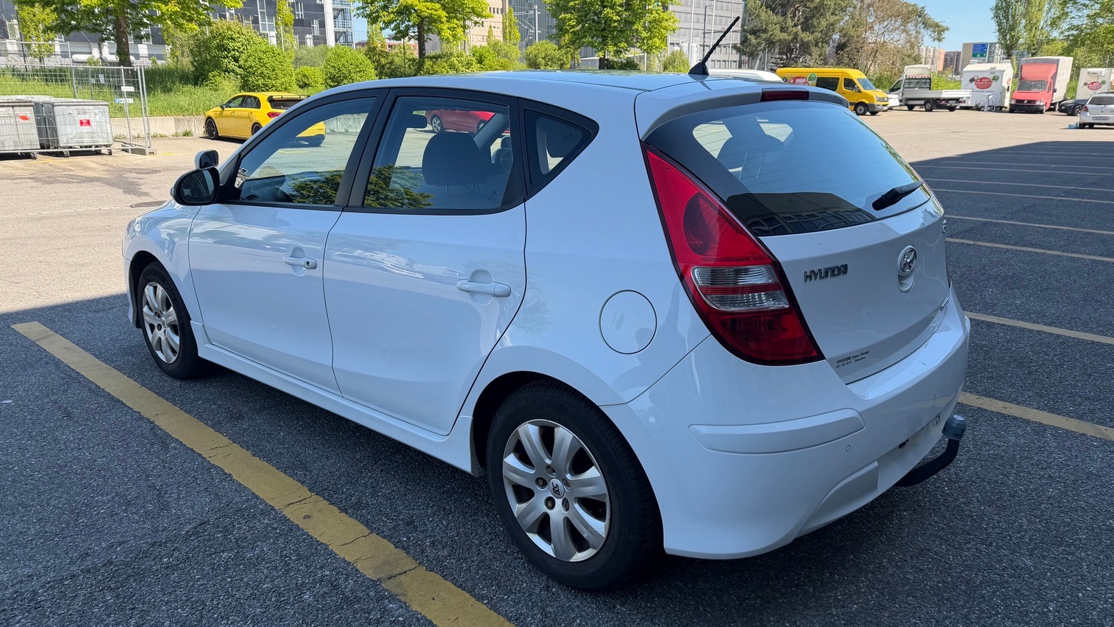 HYUNDAI i30 1.6 CRDi-image-1