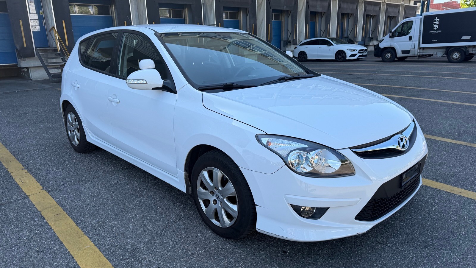 HYUNDAI i30 1.6 CRDi-image-0