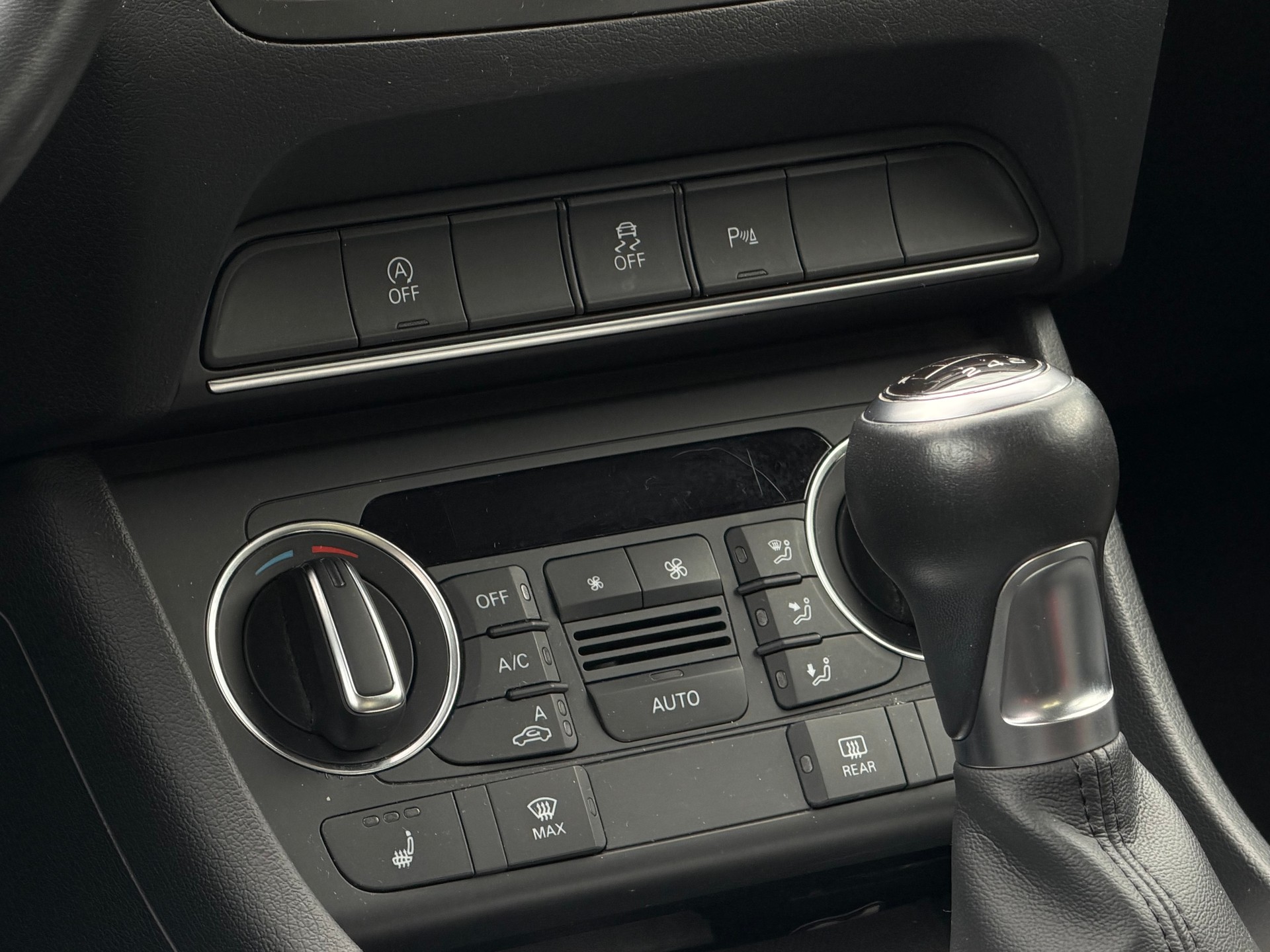 AUDI Q3 2.0 TDI design-image-8
