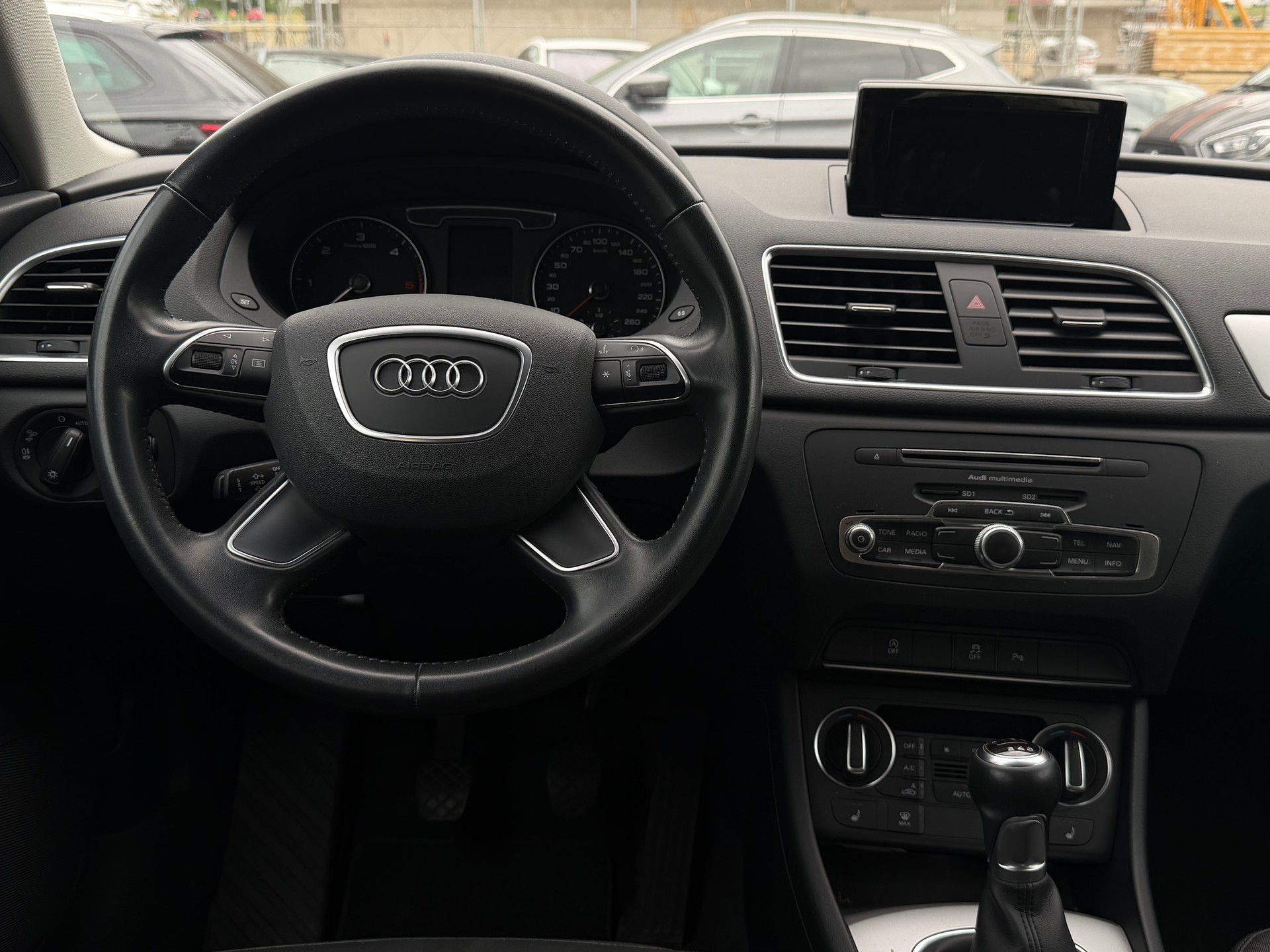 AUDI Q3 2.0 TDI design-image-5