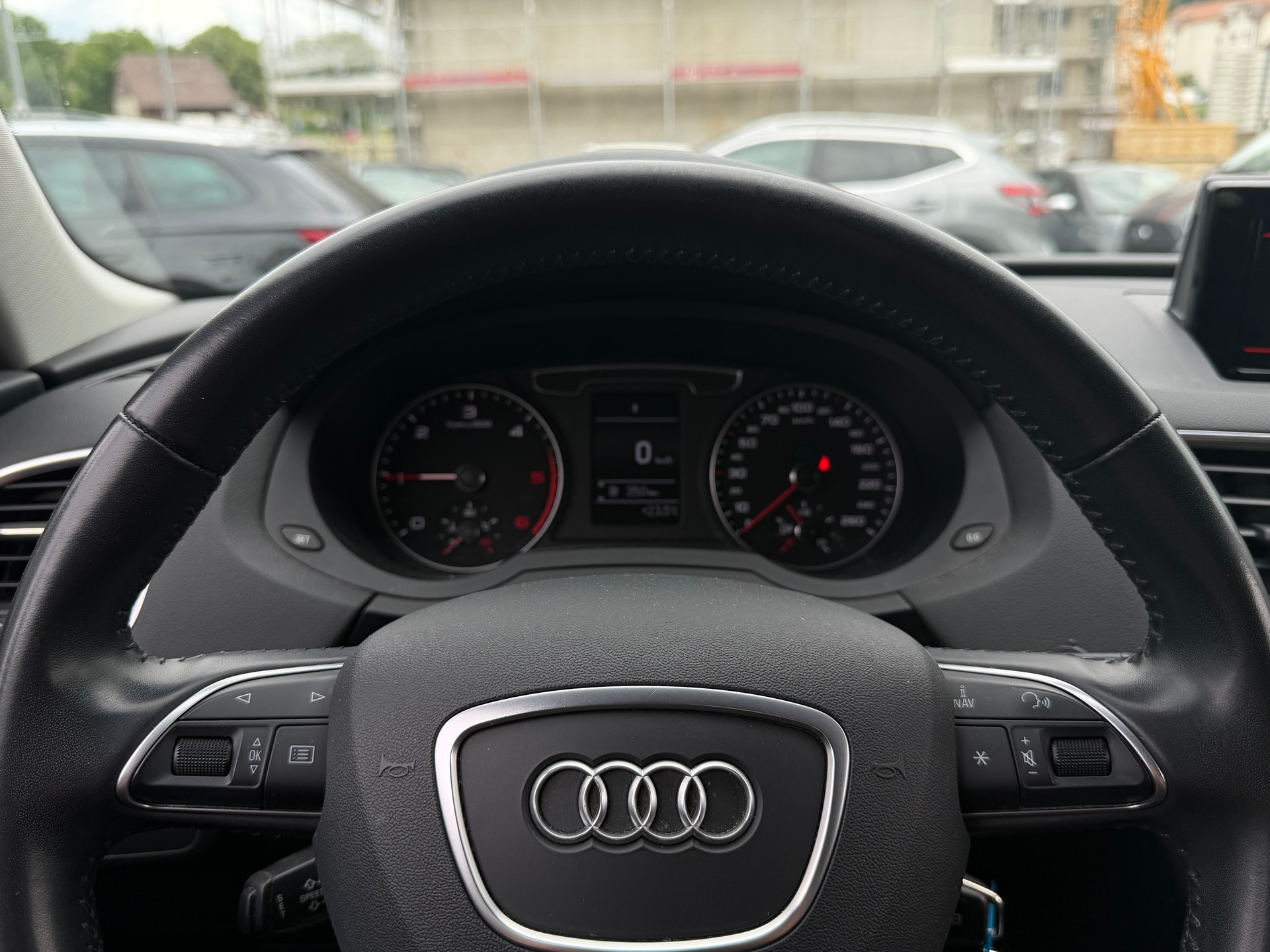 AUDI Q3 2.0 TDI design-image-7