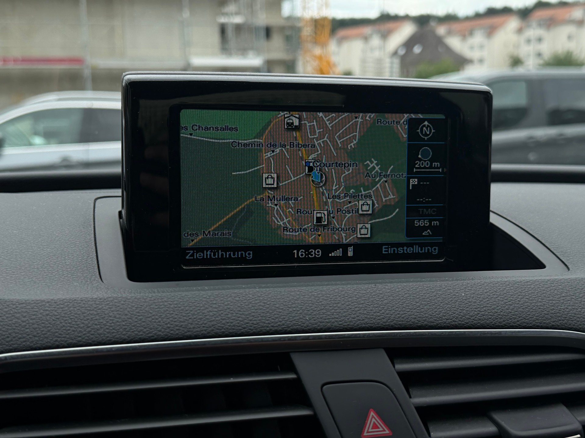 AUDI Q3 2.0 TDI design-image-9