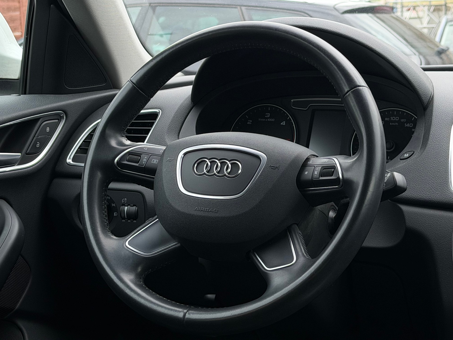 AUDI Q3 2.0 TDI design-image-6