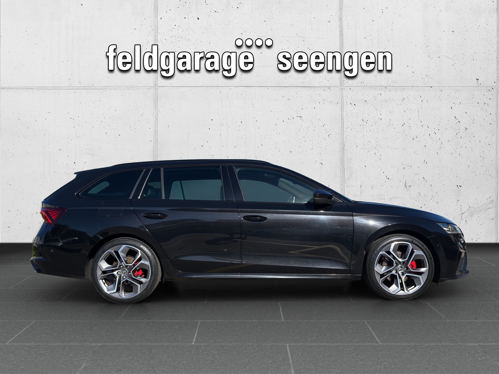 SKODA Octavia Combi 2.0 TDI DSG RS 4x4 mit AHK Vorbereitung, Head-Up Display & elektr. Heckklappe-showroom-element-3