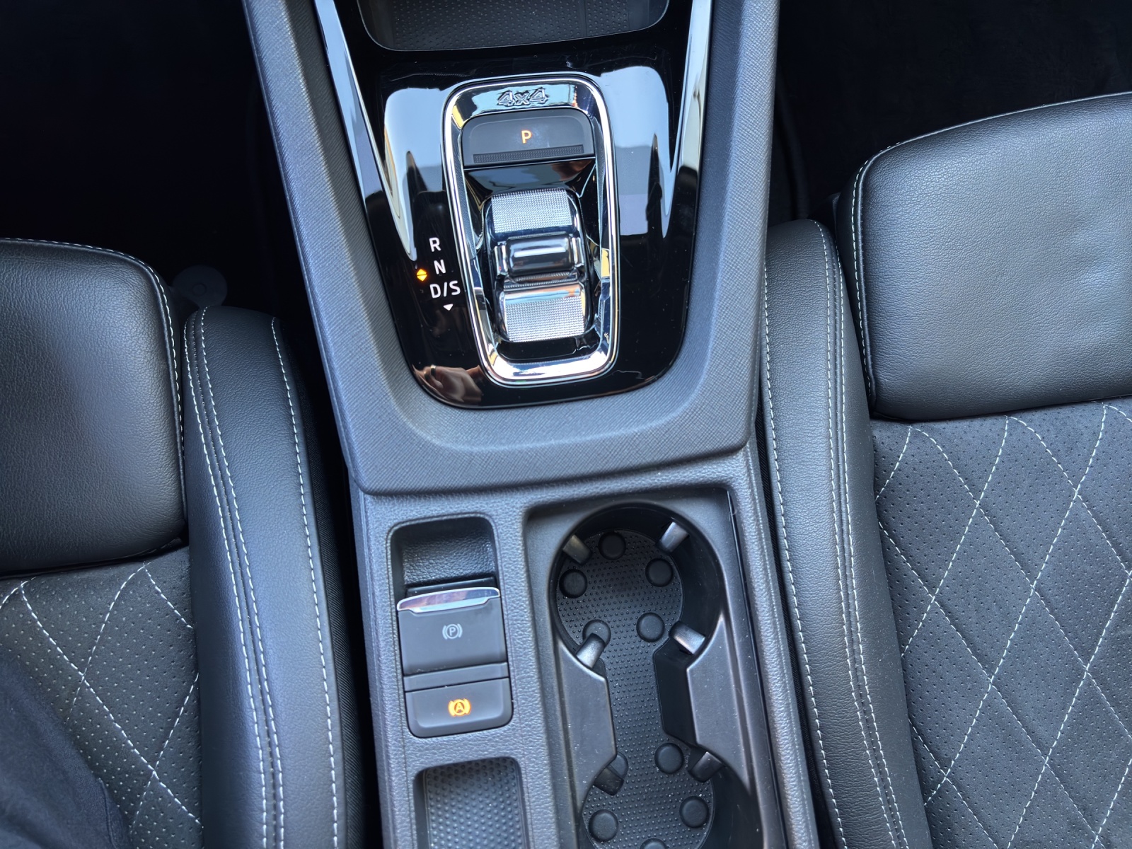 SKODA Octavia Combi 2.0 TDI DSG RS Plus 4x4 mit AHK Vorbereitung, Head-Up Display & elektr. Heckklappe-image-16