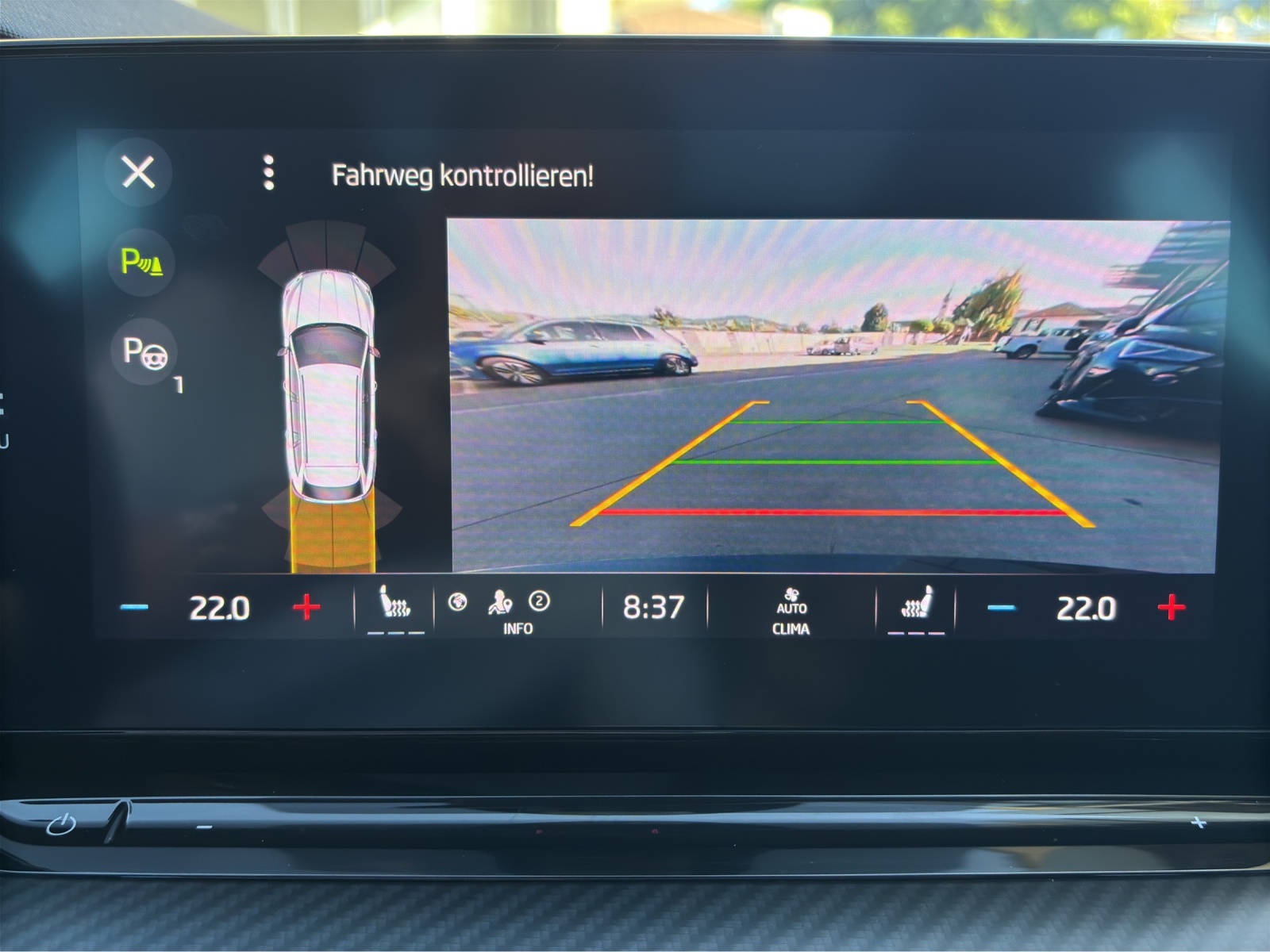 SKODA Octavia Combi 2.0 TDI DSG RS Plus 4x4 mit AHK Vorbereitung, Head-Up Display & elektr. Heckklappe-image-20