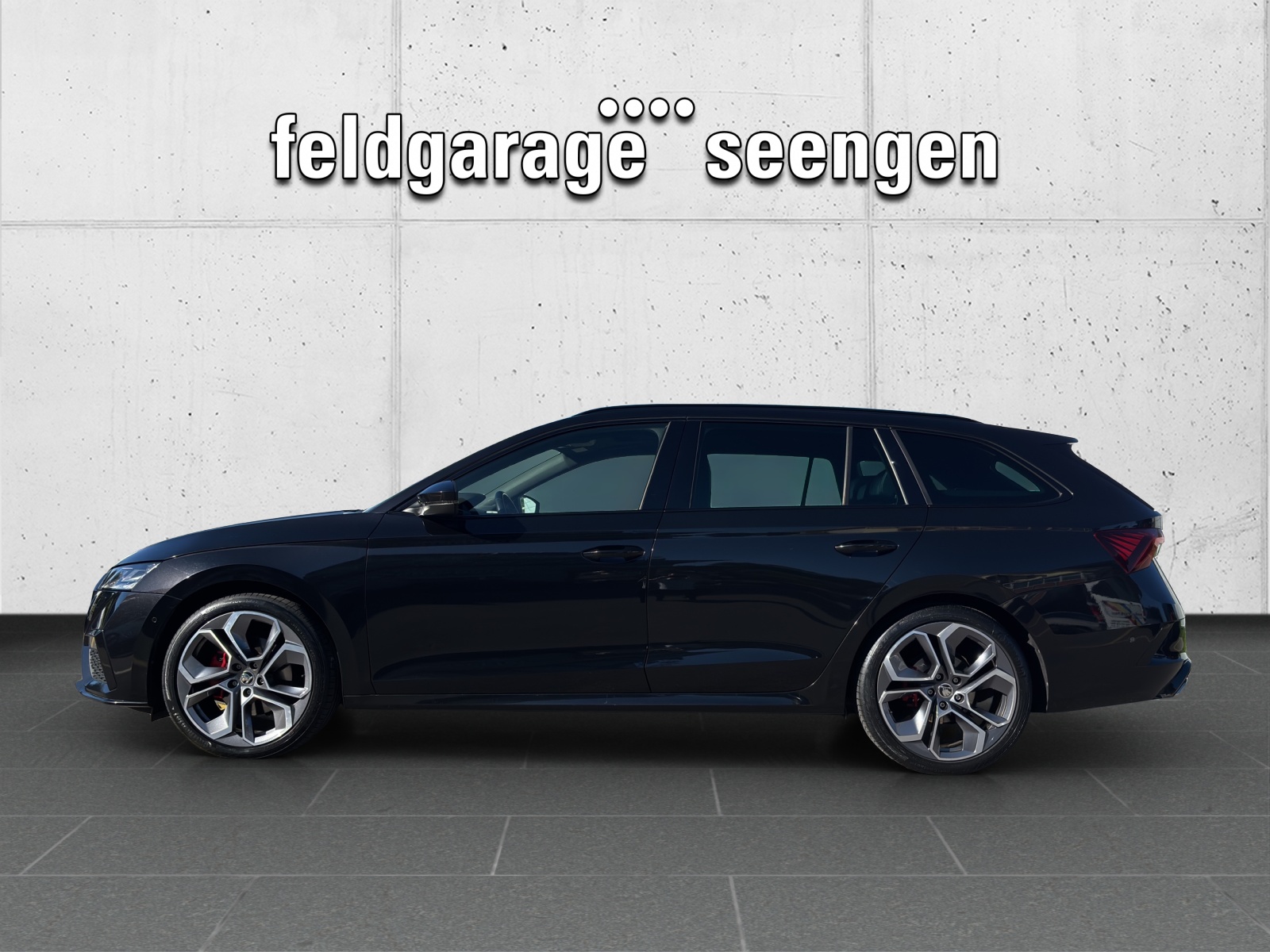 SKODA Octavia Combi 2.0 TDI DSG RS 4x4 mit AHK Vorbereitung, Head-Up Display & elektr. Heckklappe-showroom-element-1