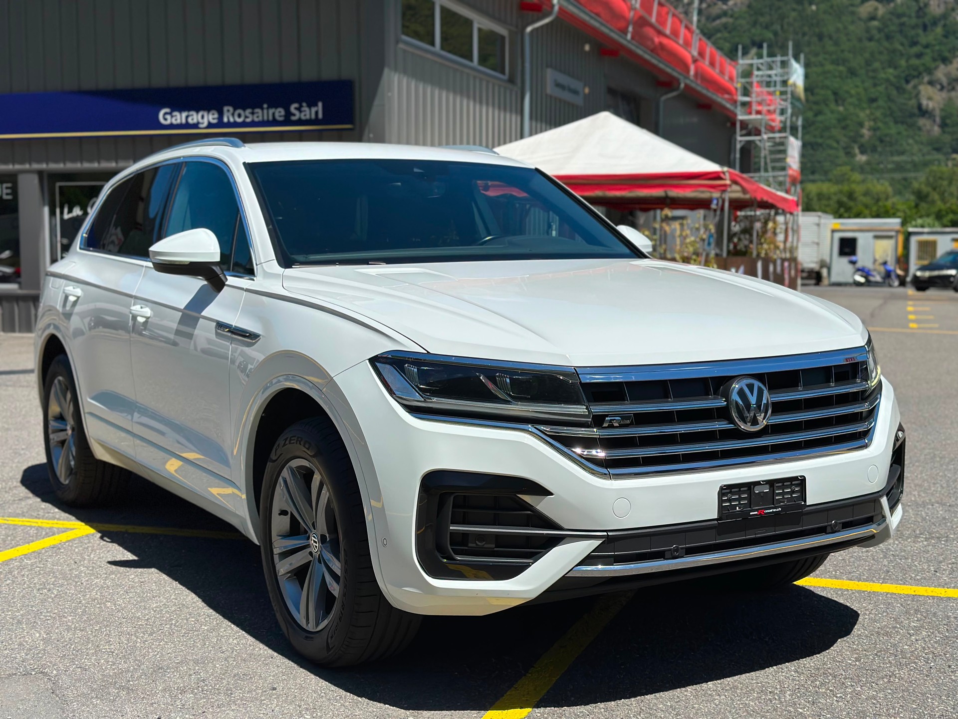 VW Touareg 3.0 TDI R Line Tiptronic-image-3