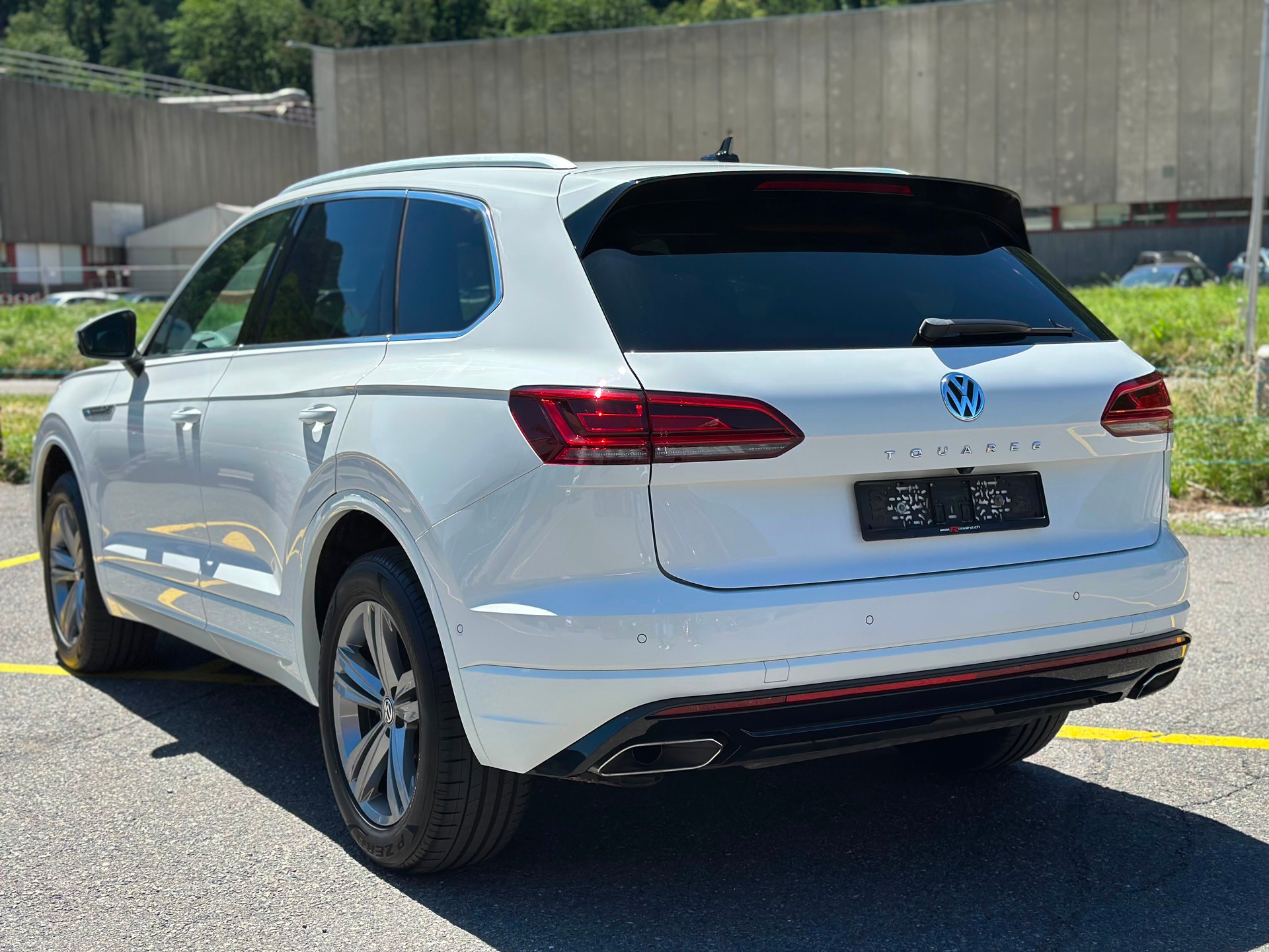 VW Touareg 3.0 TDI R Line Tiptronic-image-1