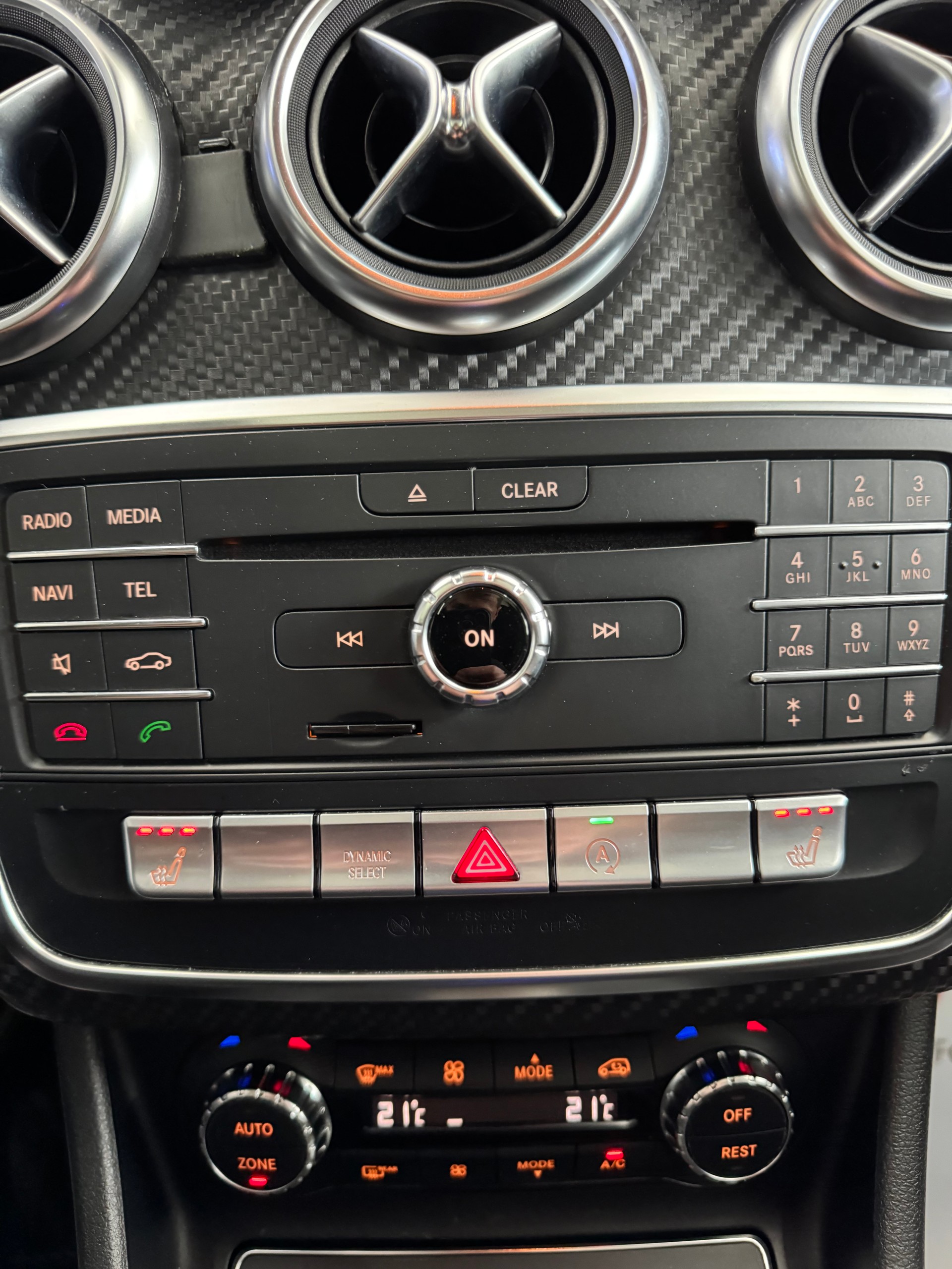 MERCEDES-BENZ A 200 CDI AMG Line 4Matic 7G-DCT*Panoramadach*-image-24